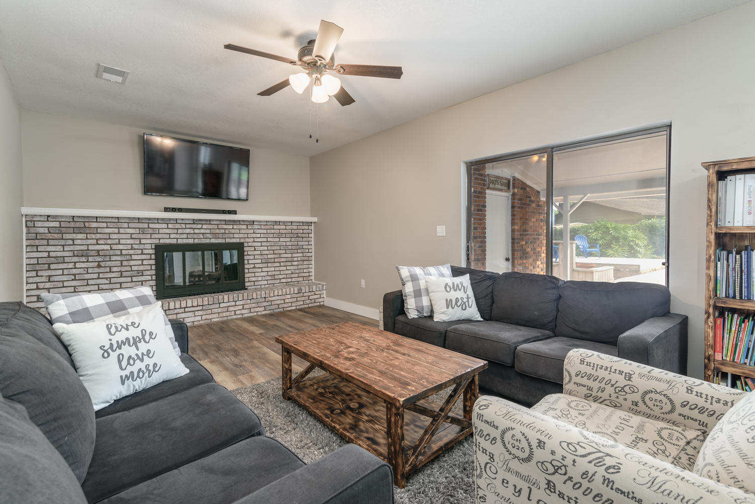 LAKE LORRAINE ESTATES 3 - Residential