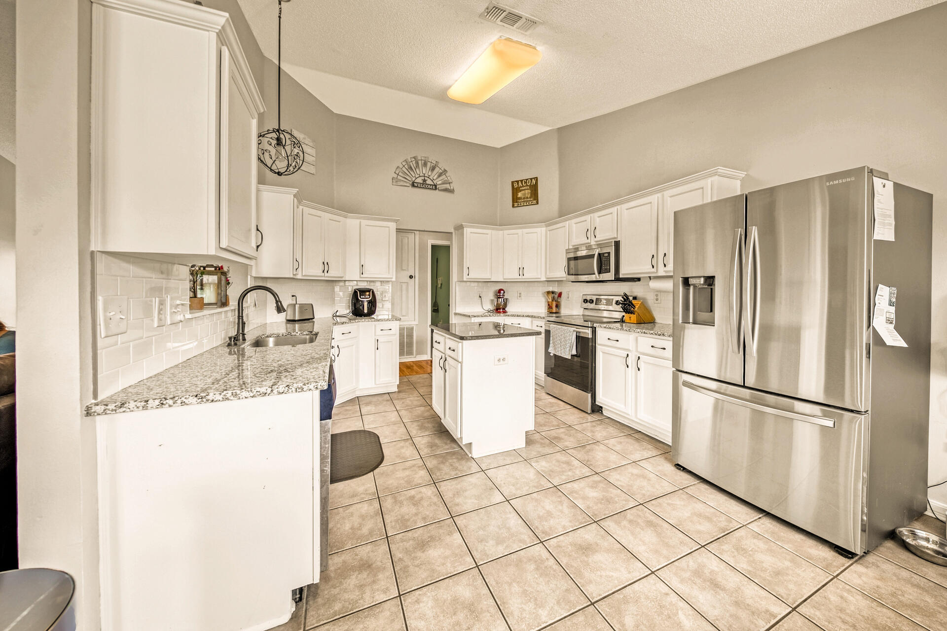 ASHBERRY WOODS - Residential