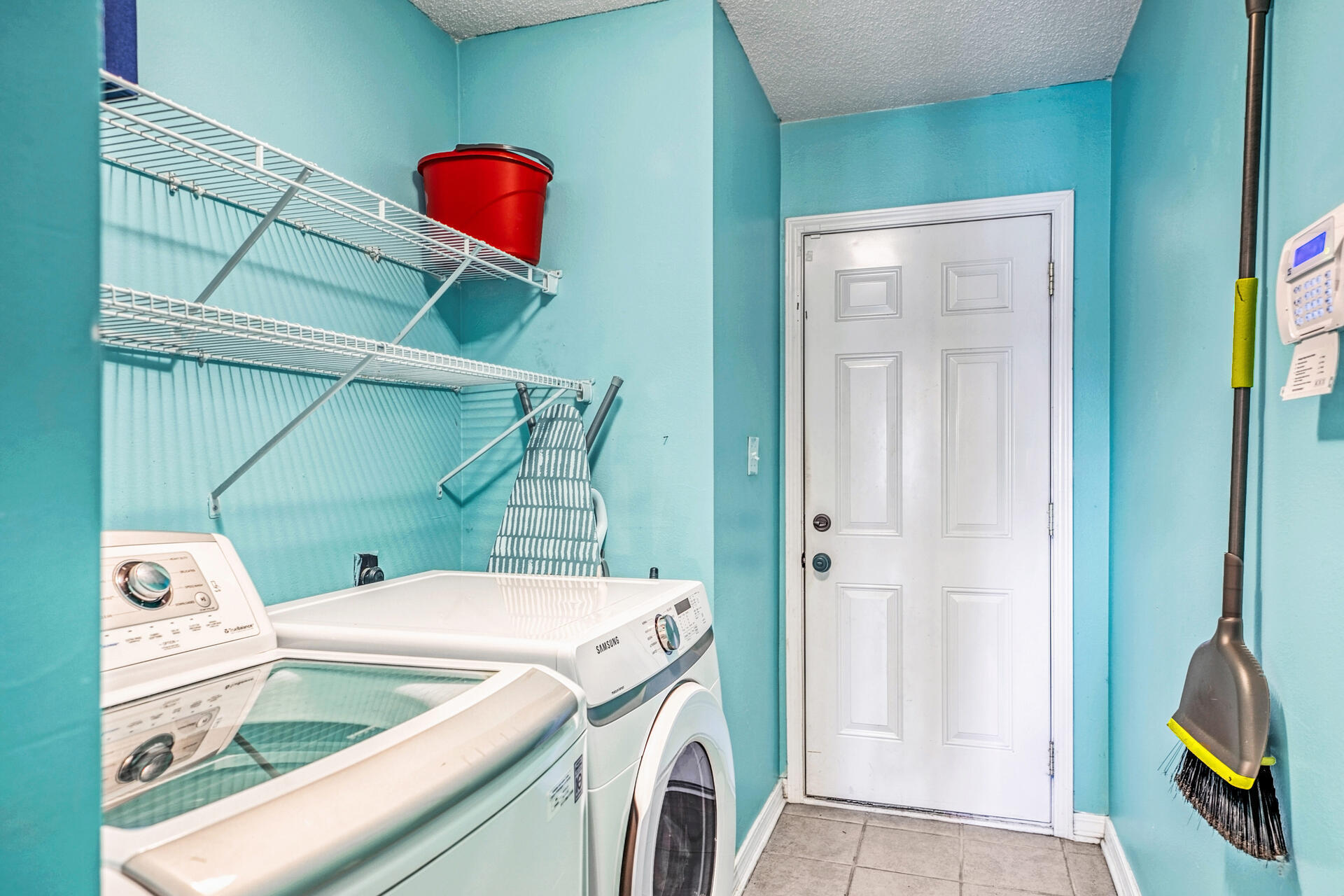 ASHBERRY WOODS - Residential