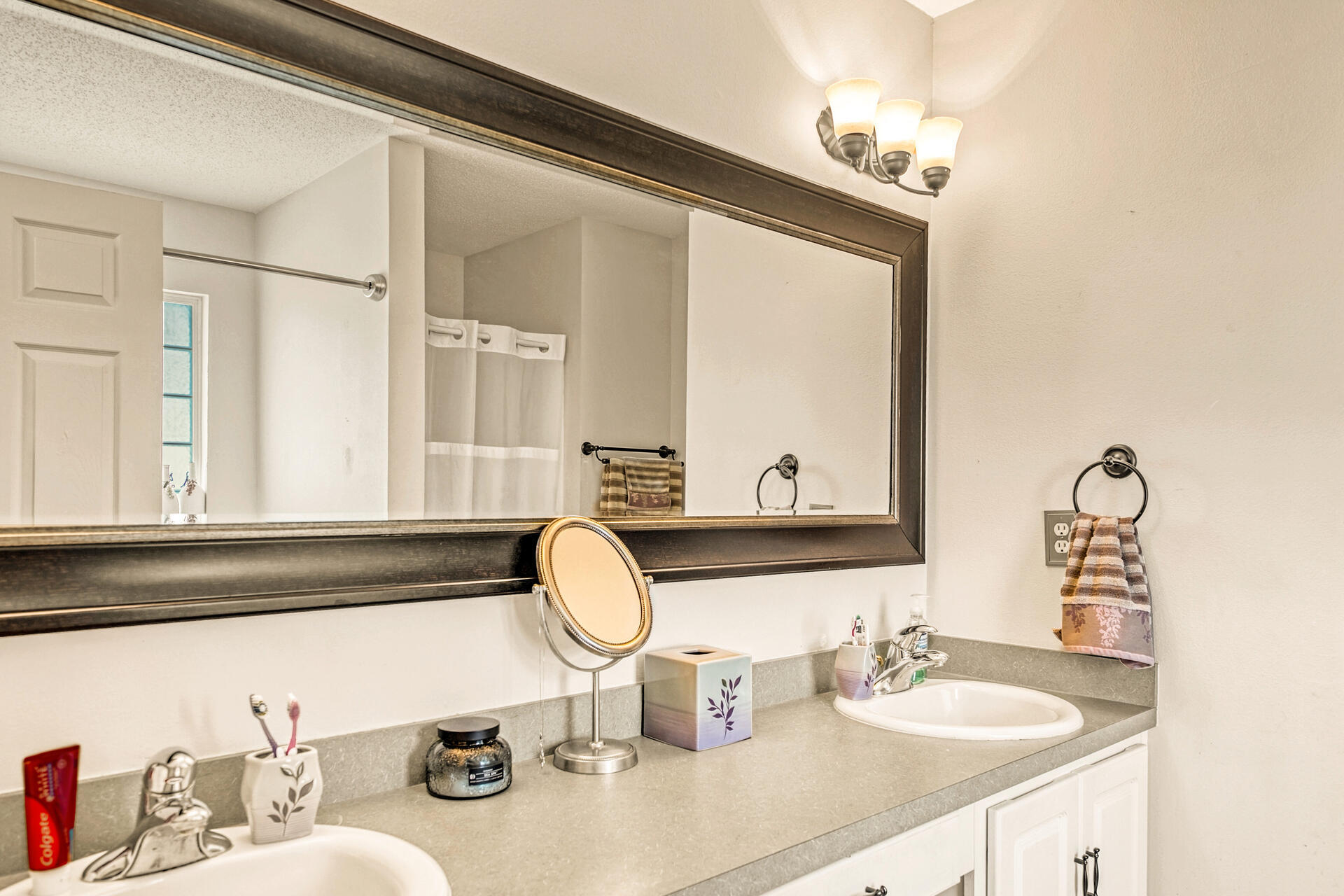 ASHBERRY WOODS - Residential