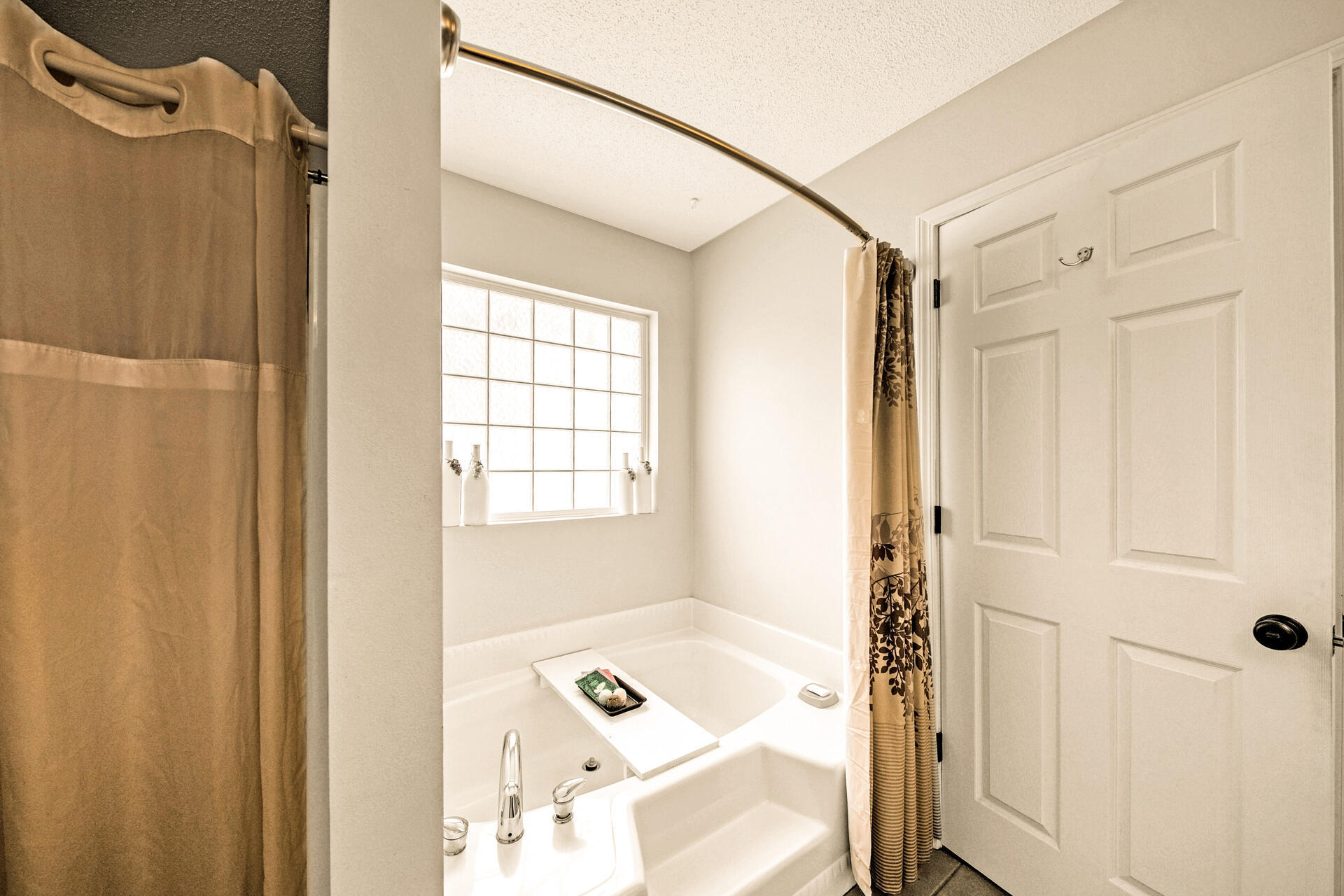 ASHBERRY WOODS - Residential