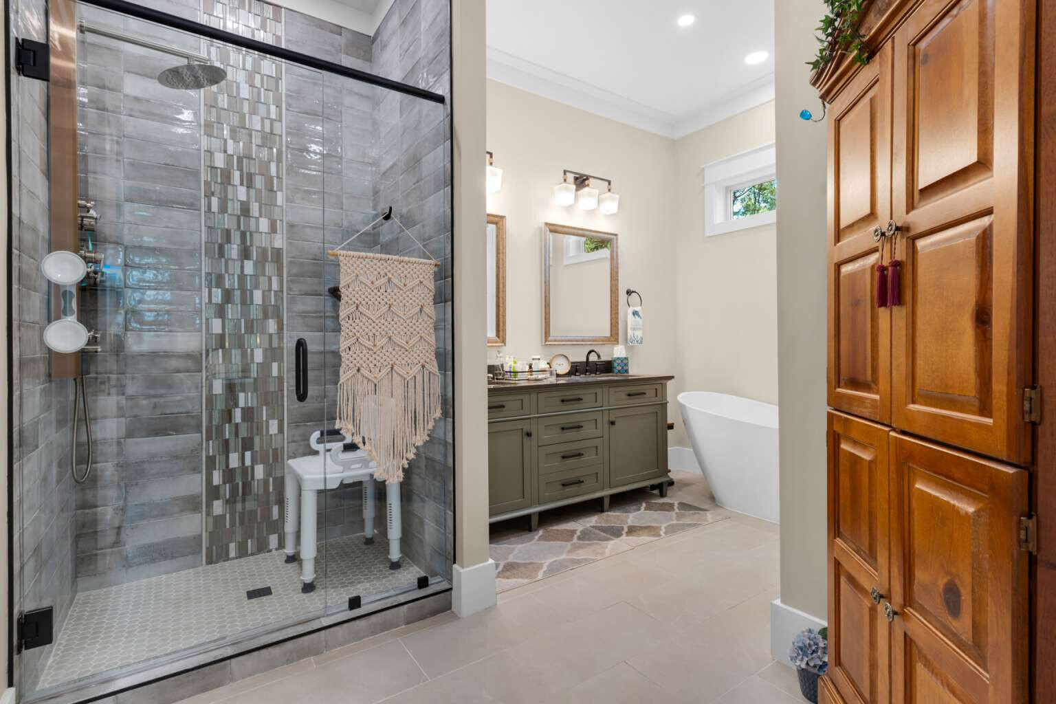 GRAYTON BAYOU - Residential