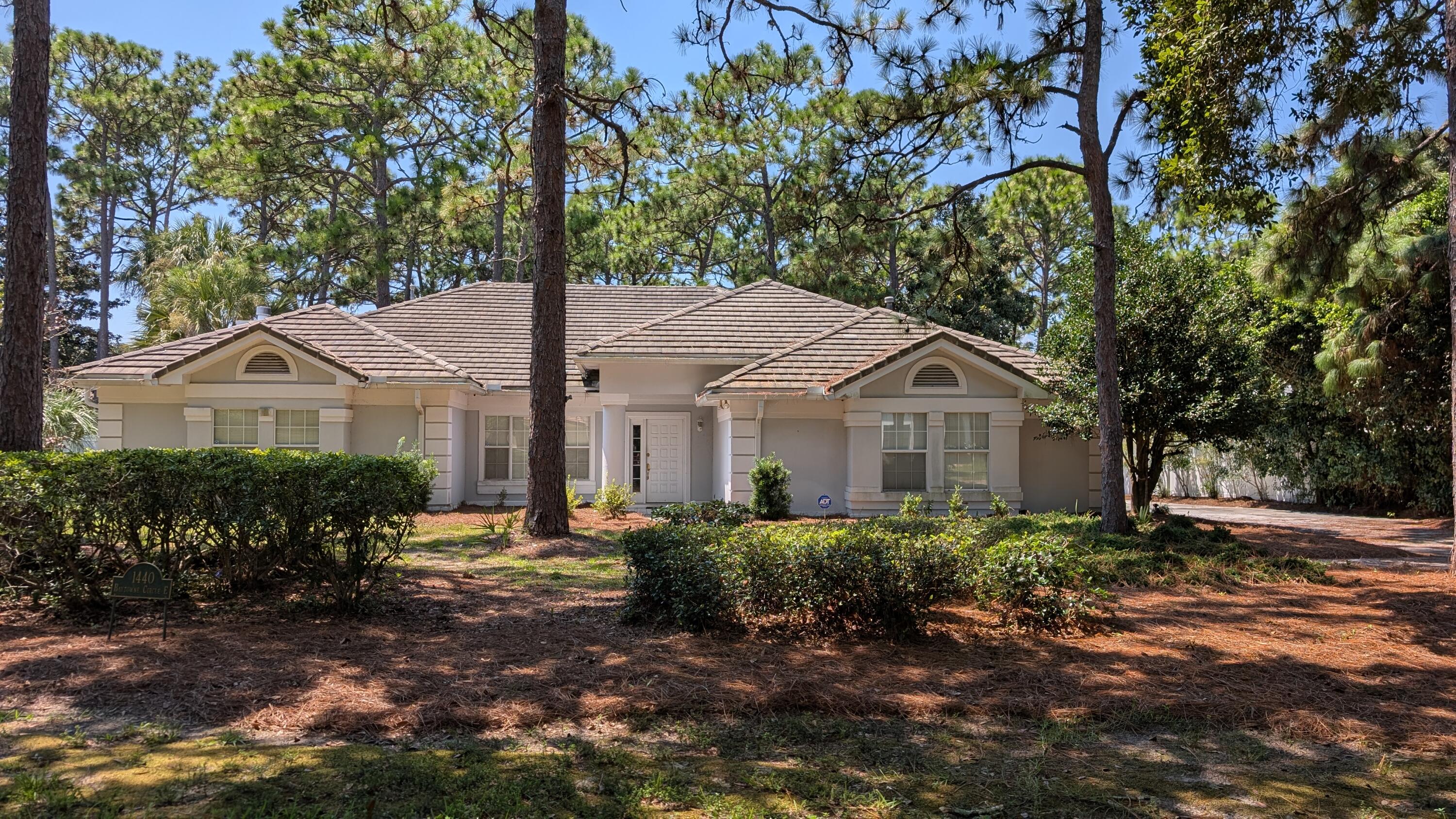 BAYTOWNE AVENUE - Residential