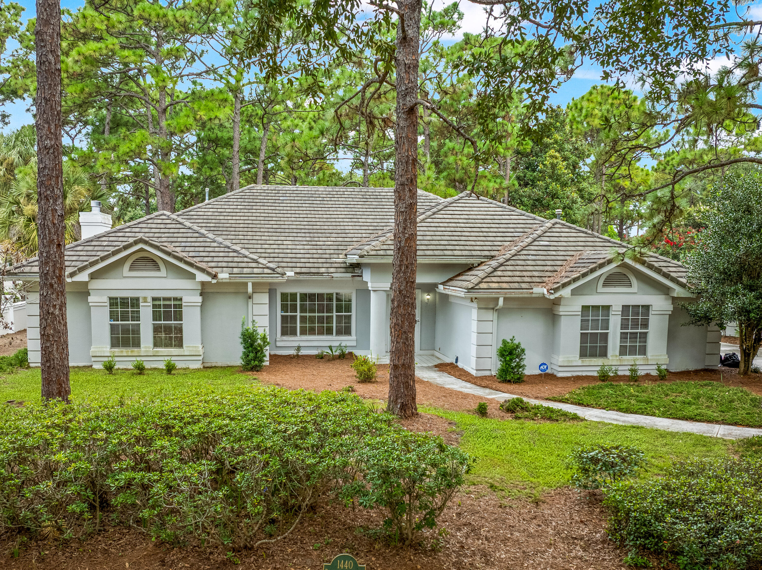 BAYTOWNE AVENUE - Residential