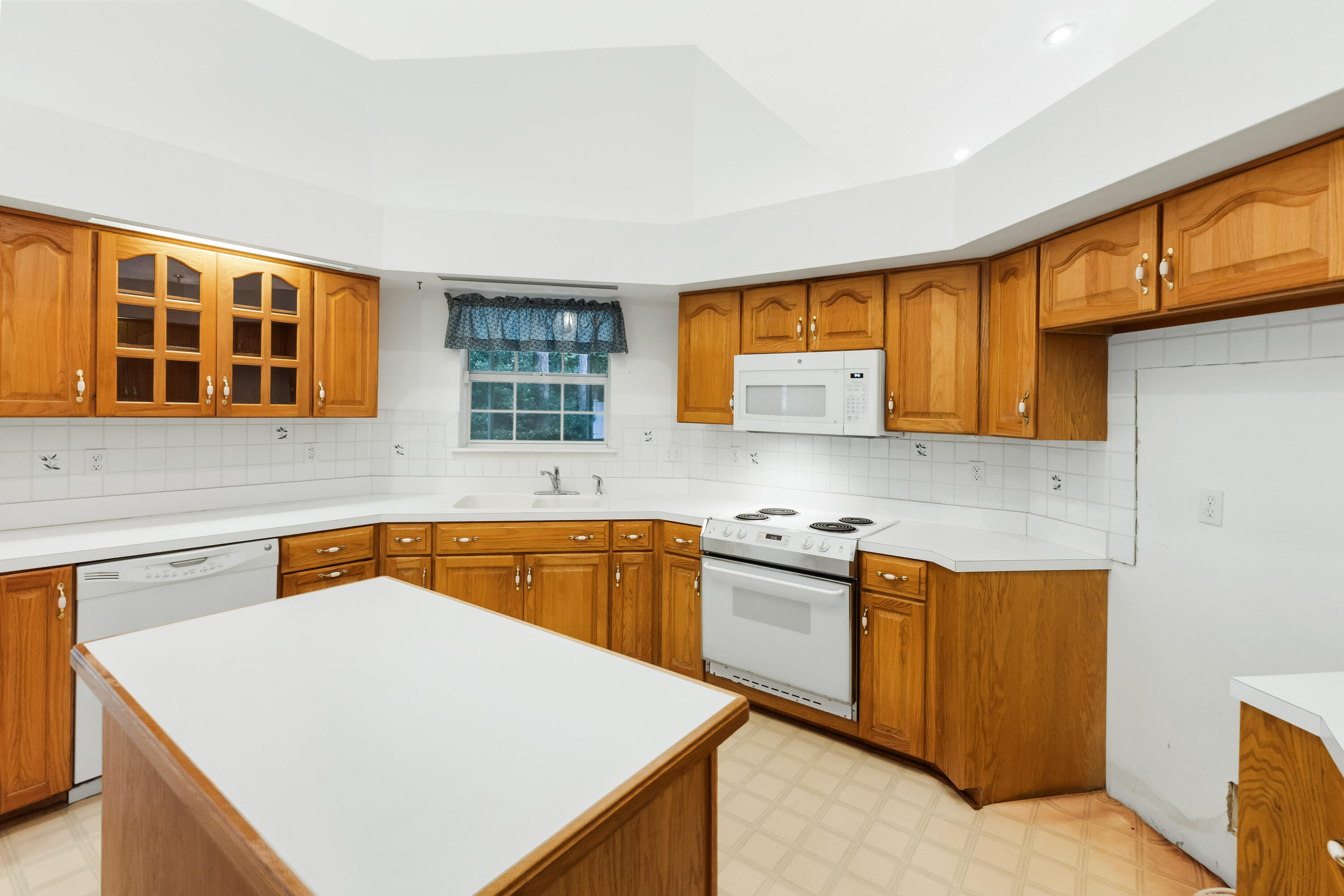 BAYTOWNE AVENUE - Residential