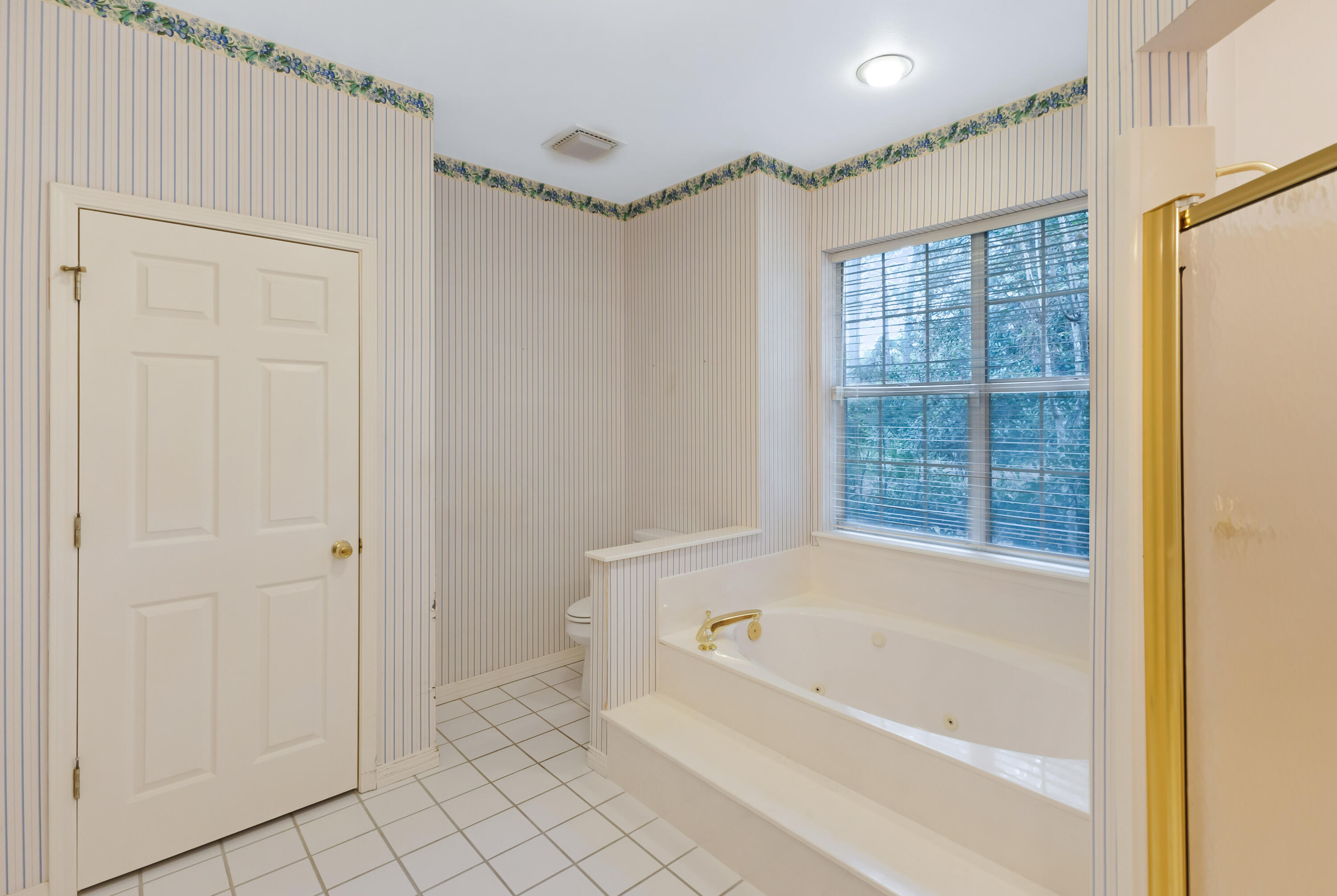 BAYTOWNE AVENUE - Residential