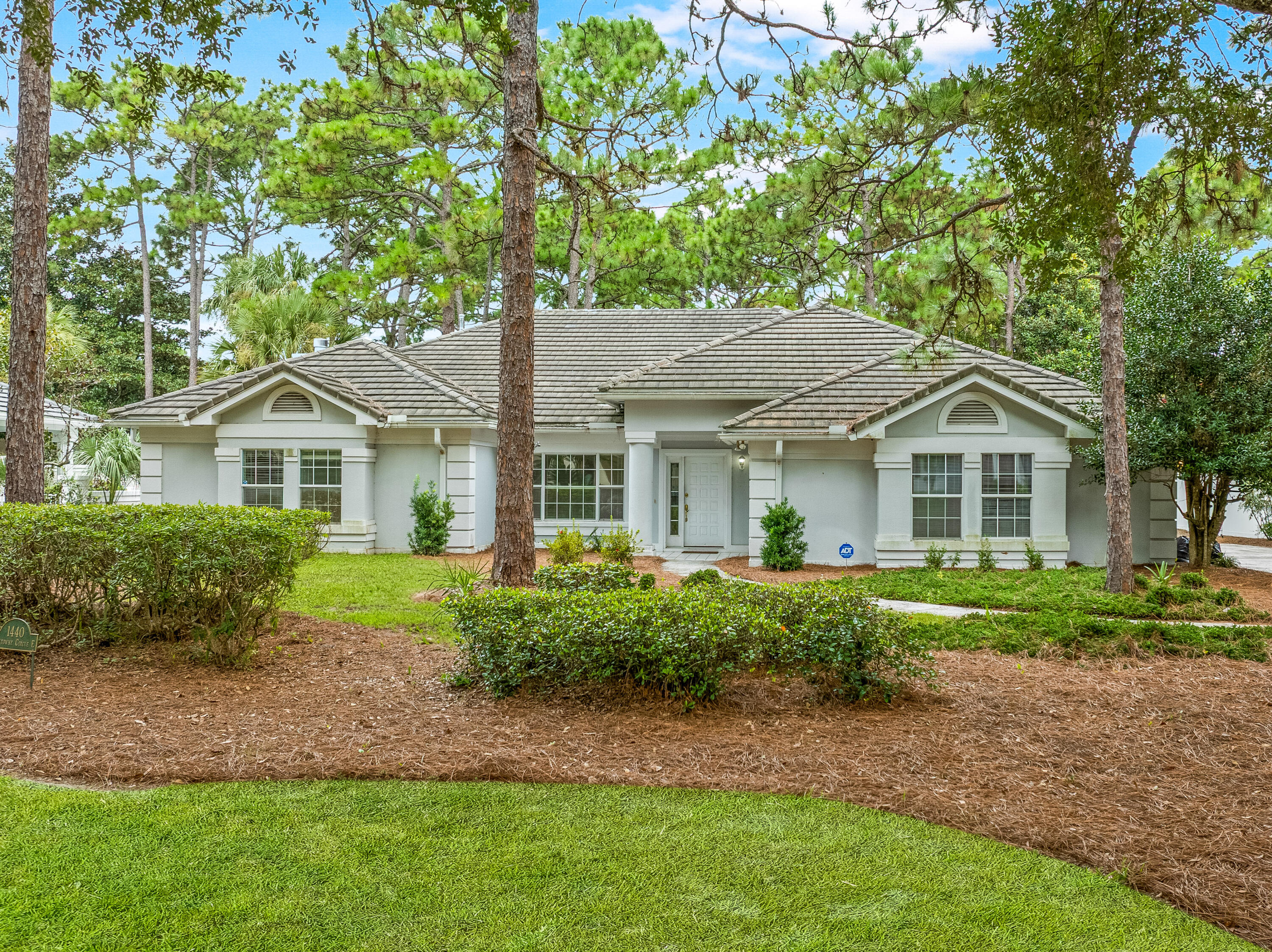 BAYTOWNE AVENUE - Residential