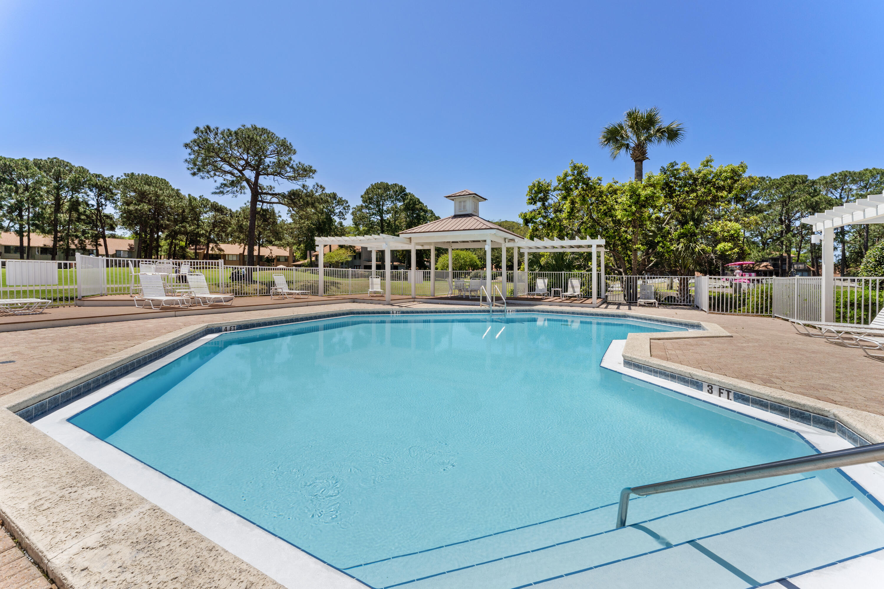 PLAYERS CLUB AT SANDESTIN - Residential