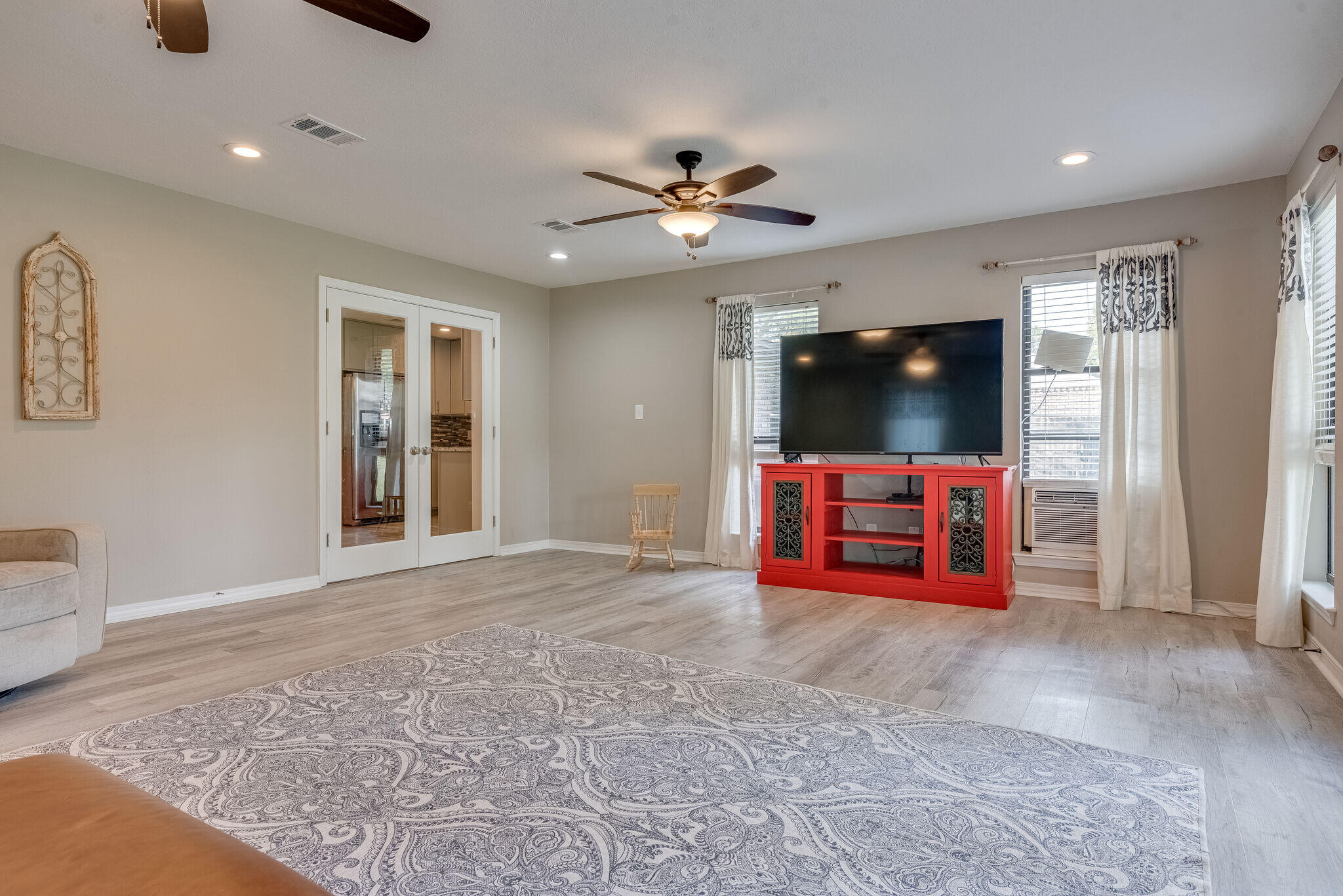 WOODLAND HOMES - Residential