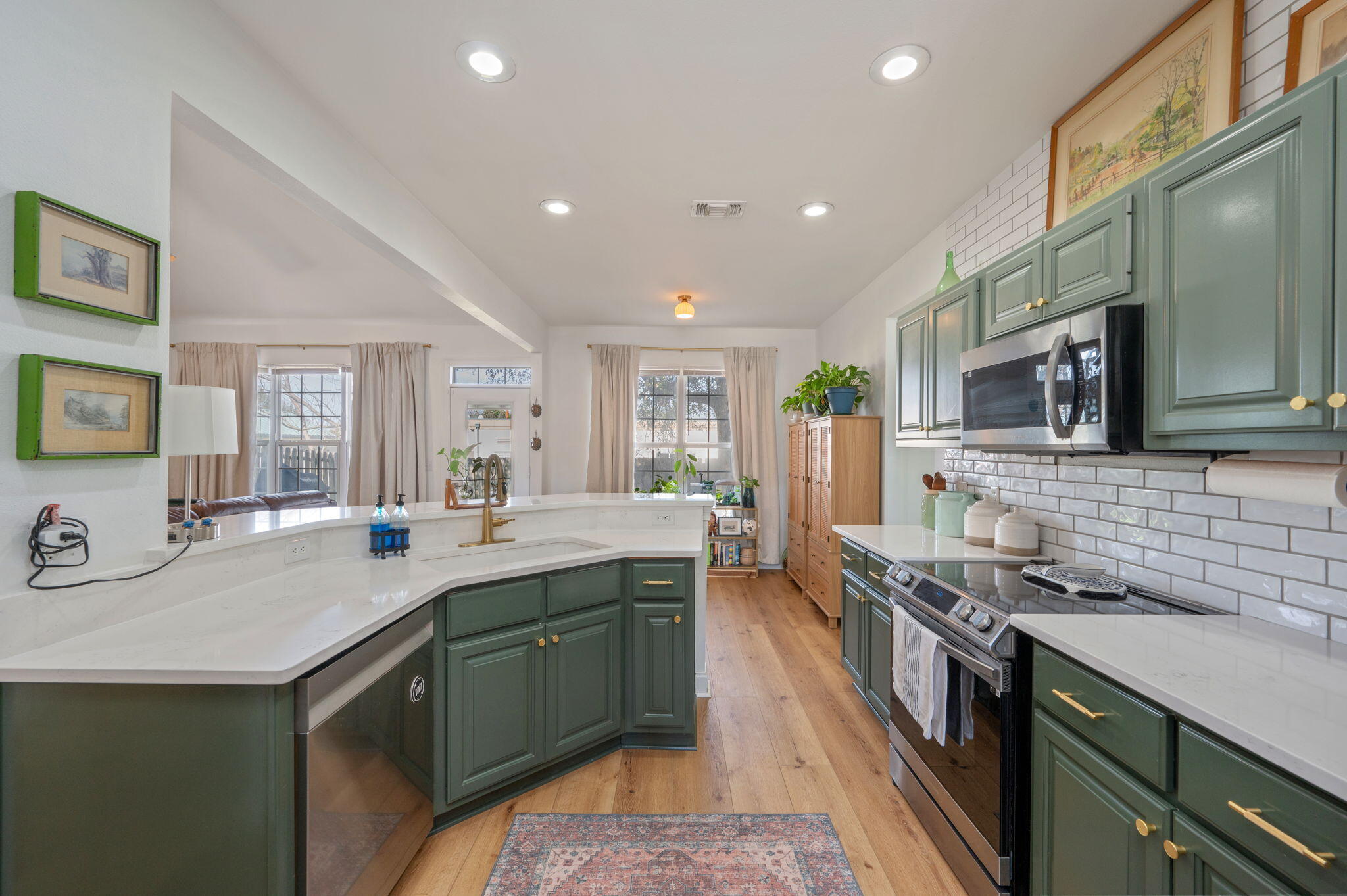 HERITAGE MANOR - Residential