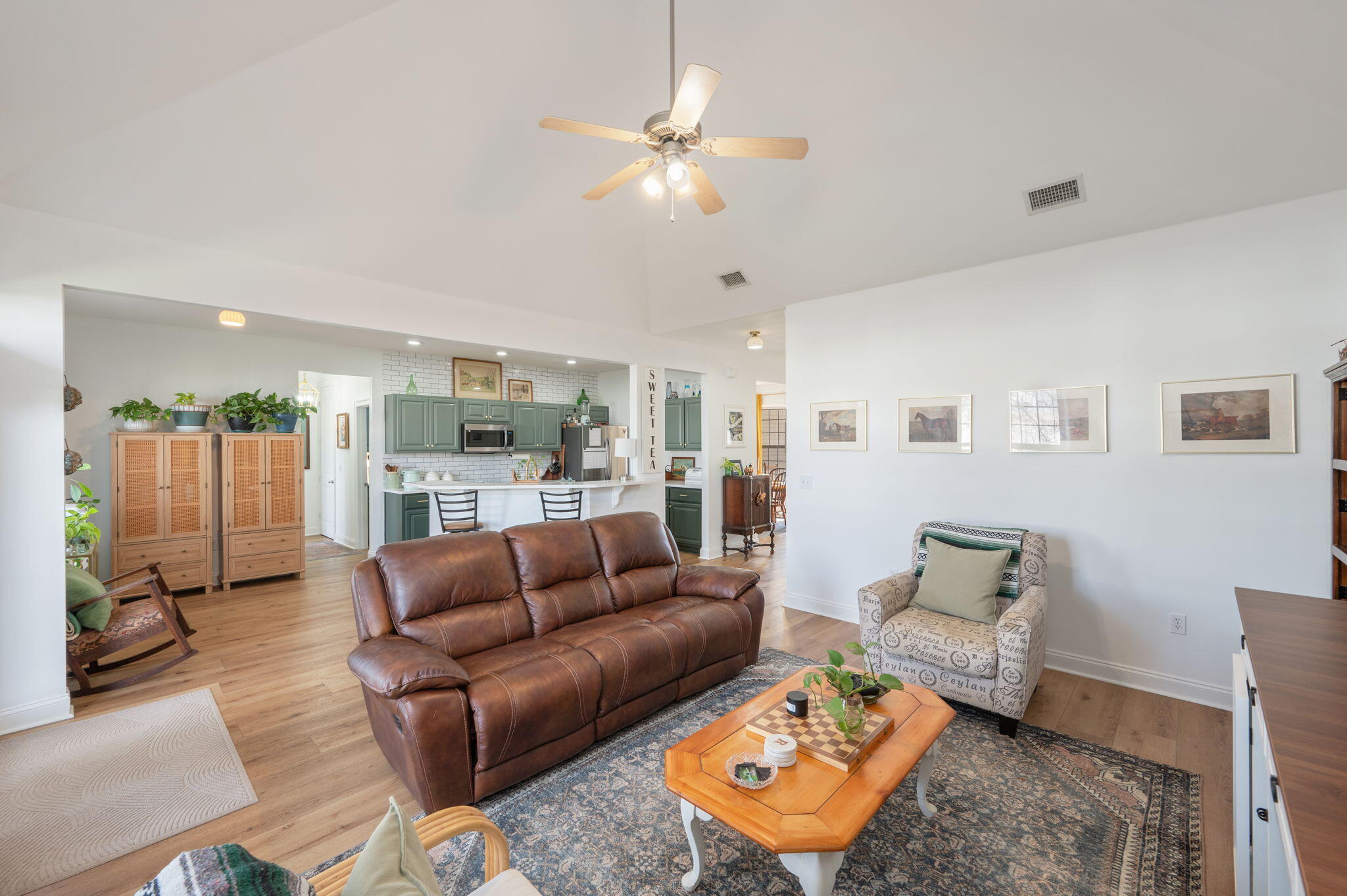 HERITAGE MANOR - Residential