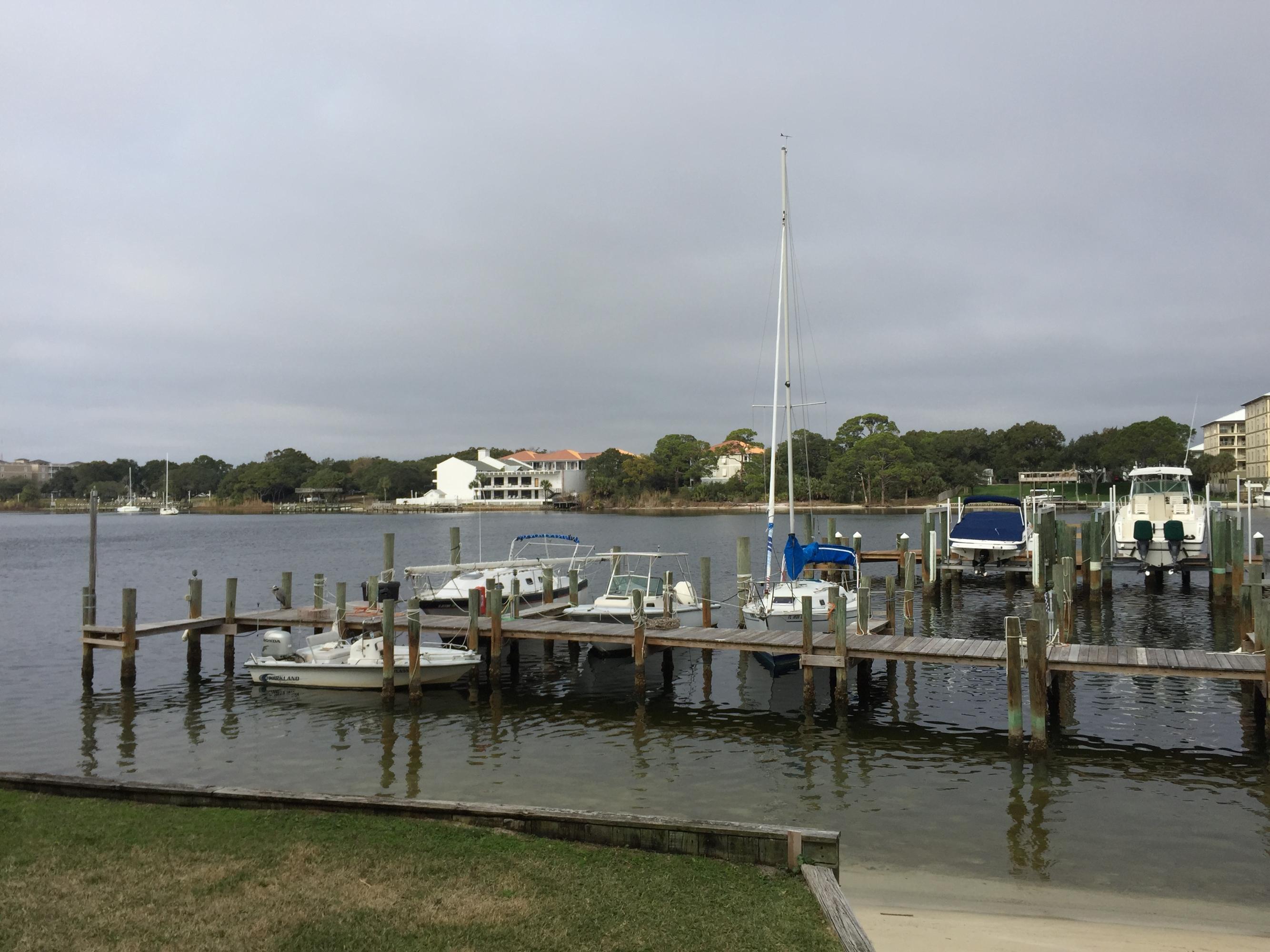 COMMODORES LANDING - Residential