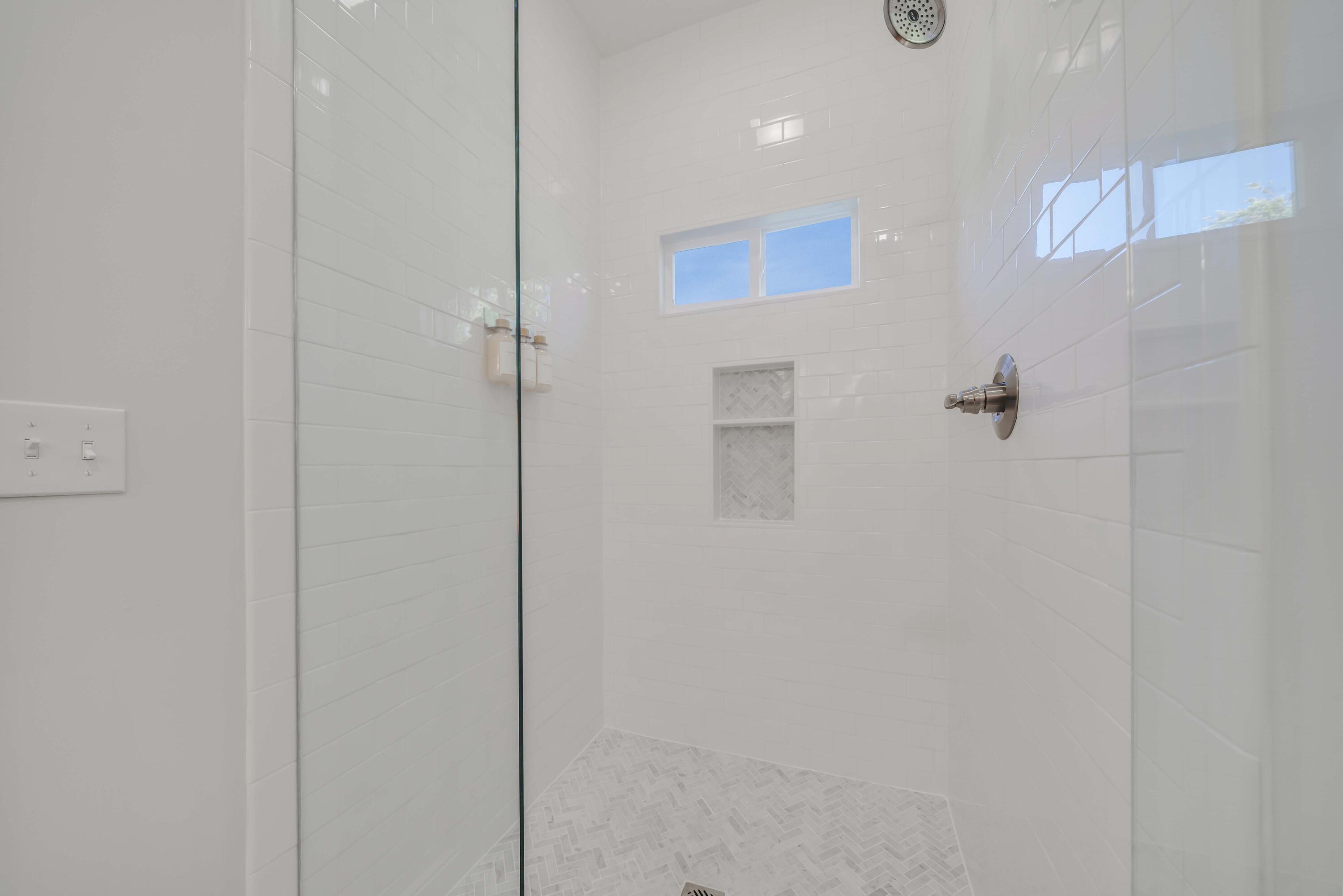 LAGUNA BEACH - Residential