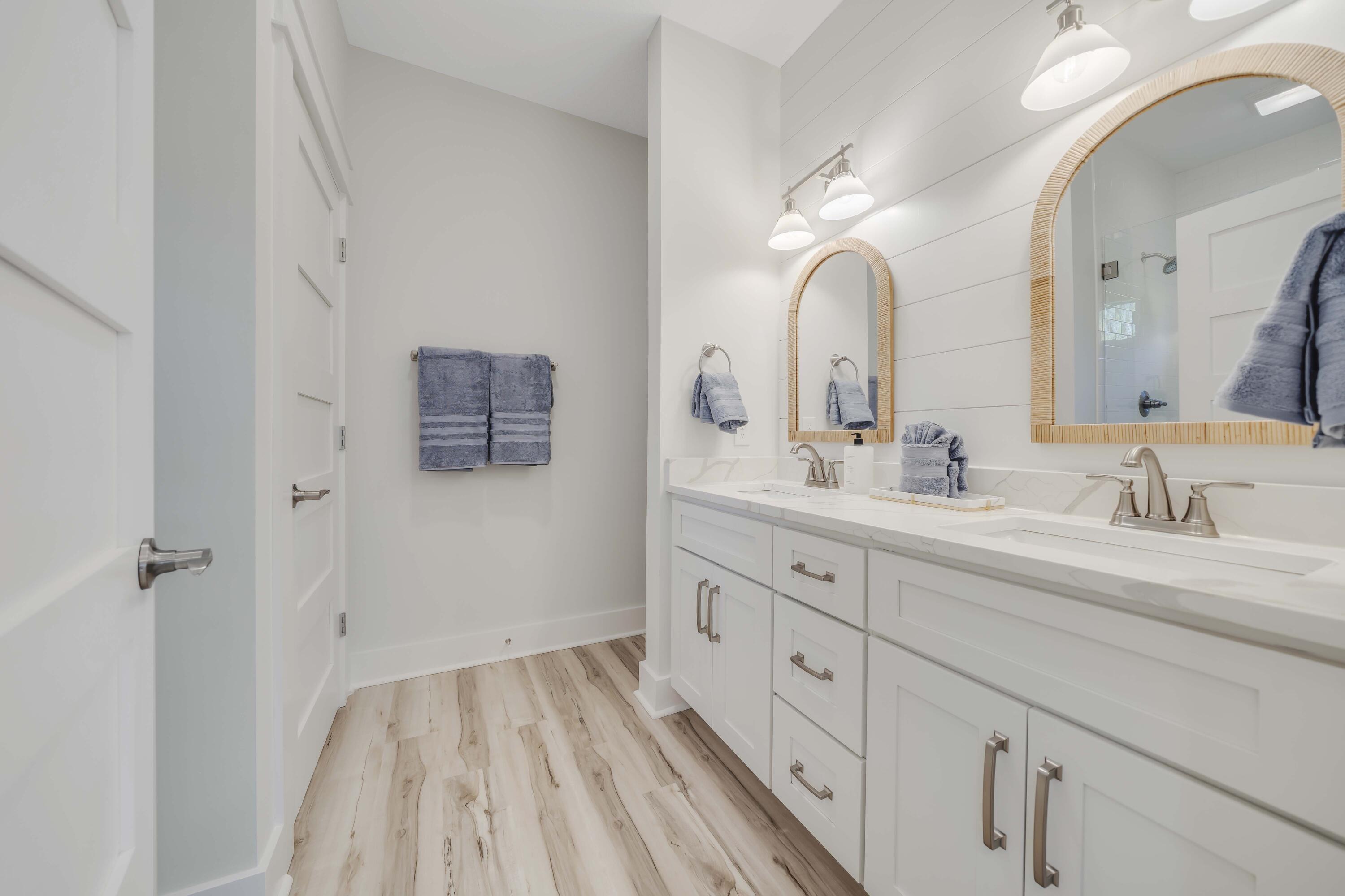 LAGUNA BEACH - Residential