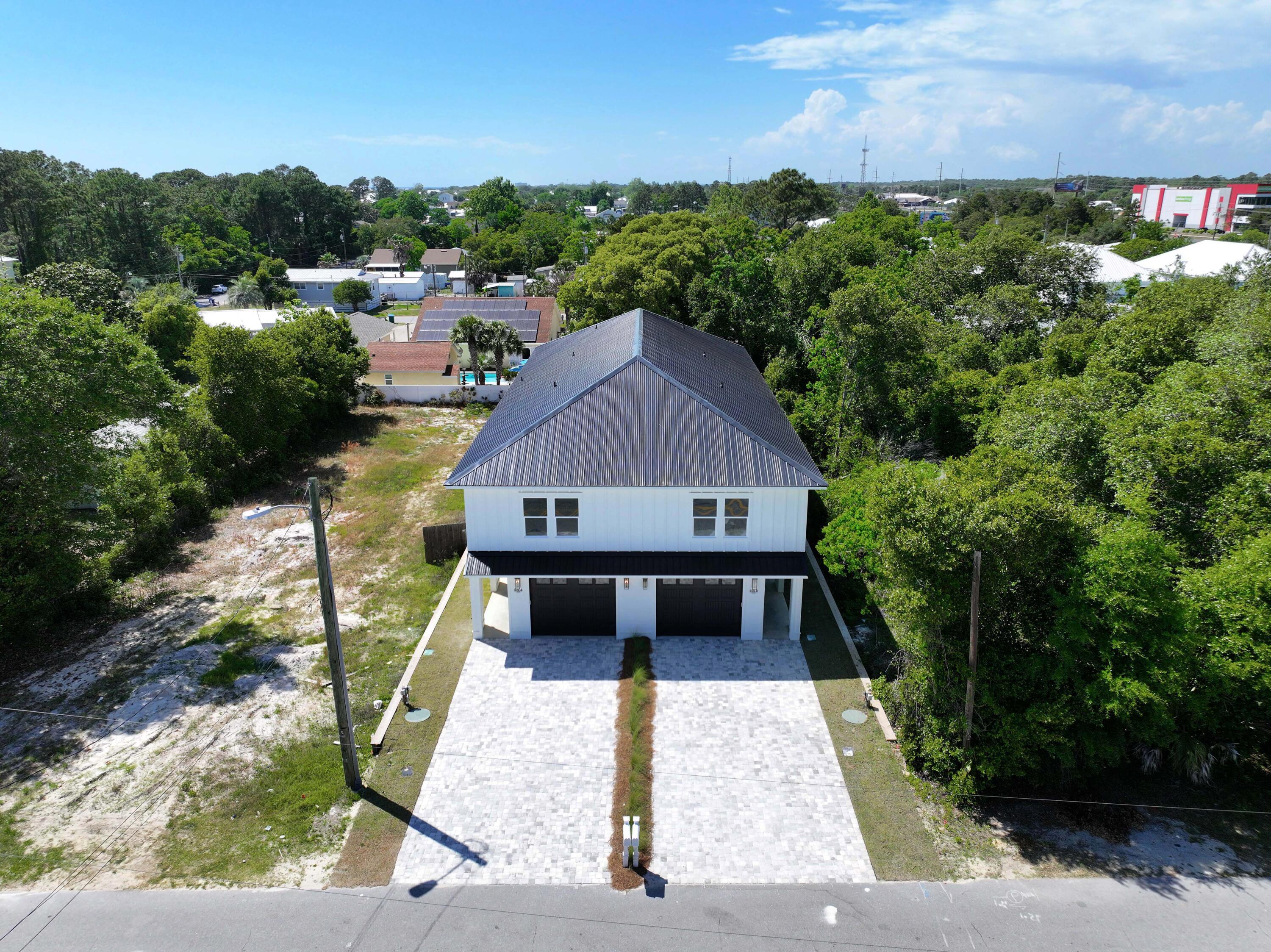 LAGUNA BEACH - Residential