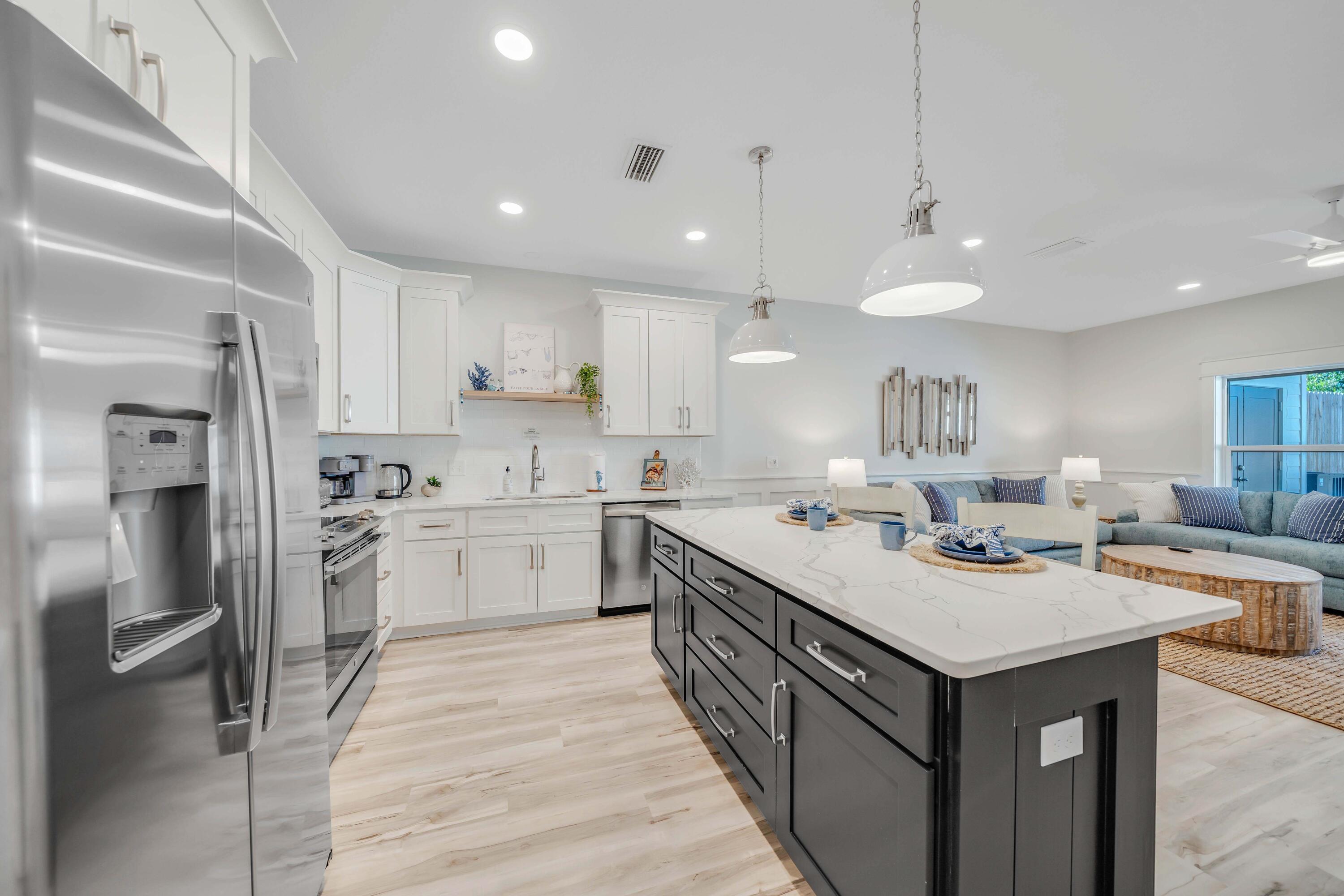 LAGUNA BEACH - Residential