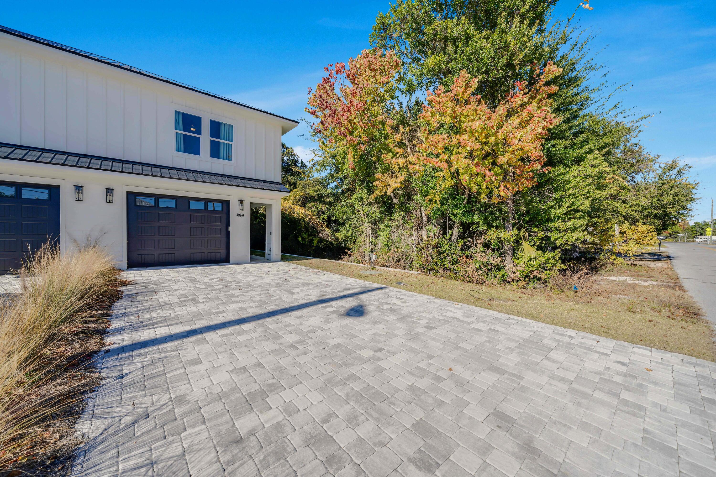 LAGUNA BEACH - Residential