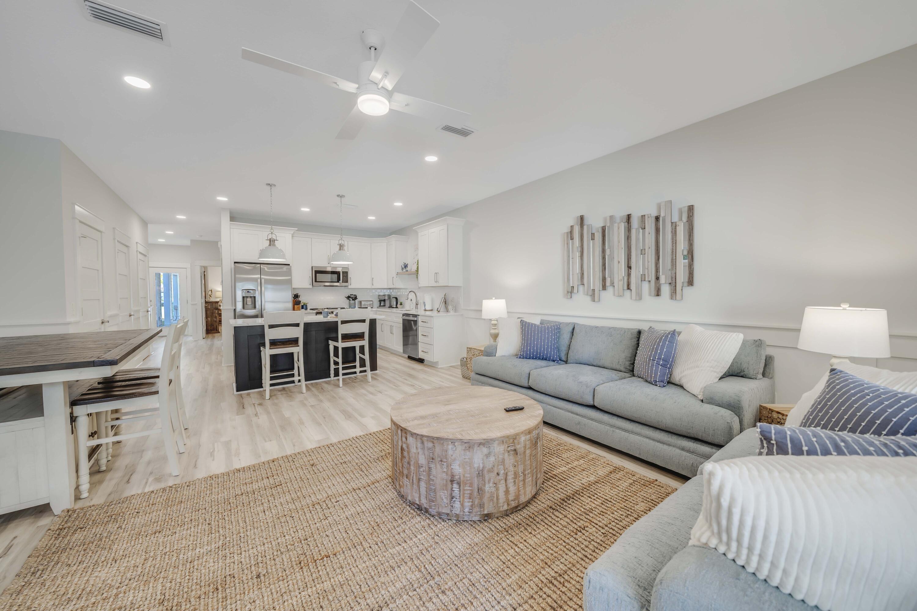 LAGUNA BEACH - Residential