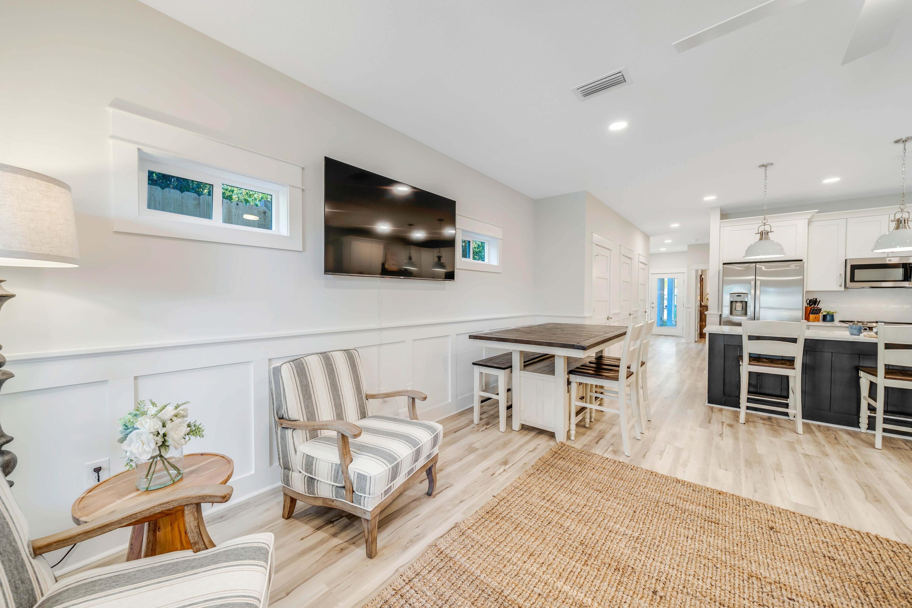 LAGUNA BEACH - Residential