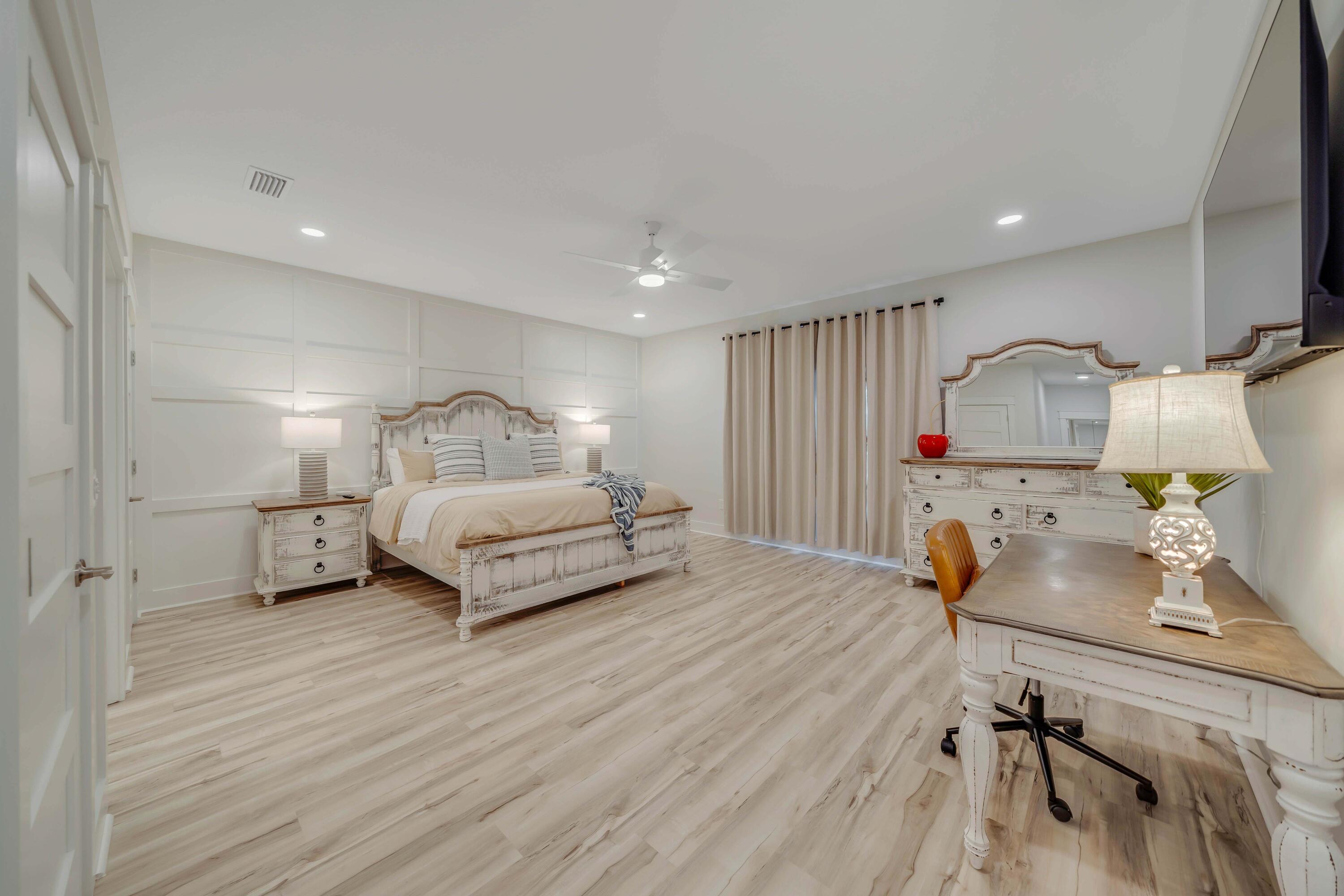 LAGUNA BEACH - Residential