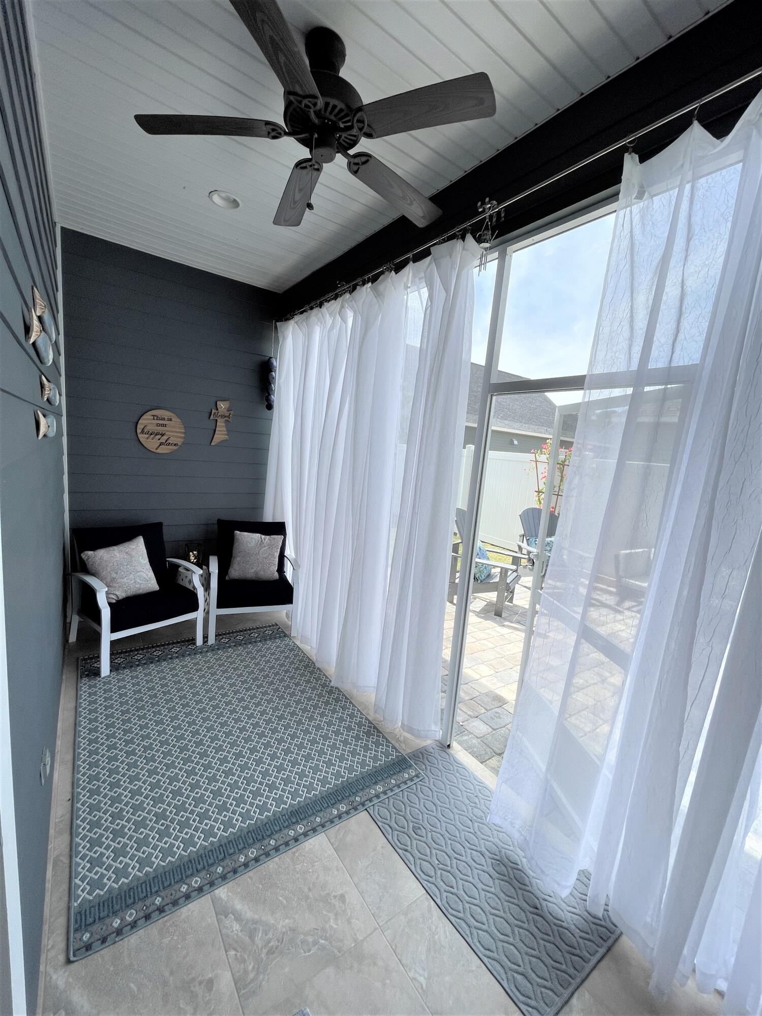 PARADISE COVE - Residential