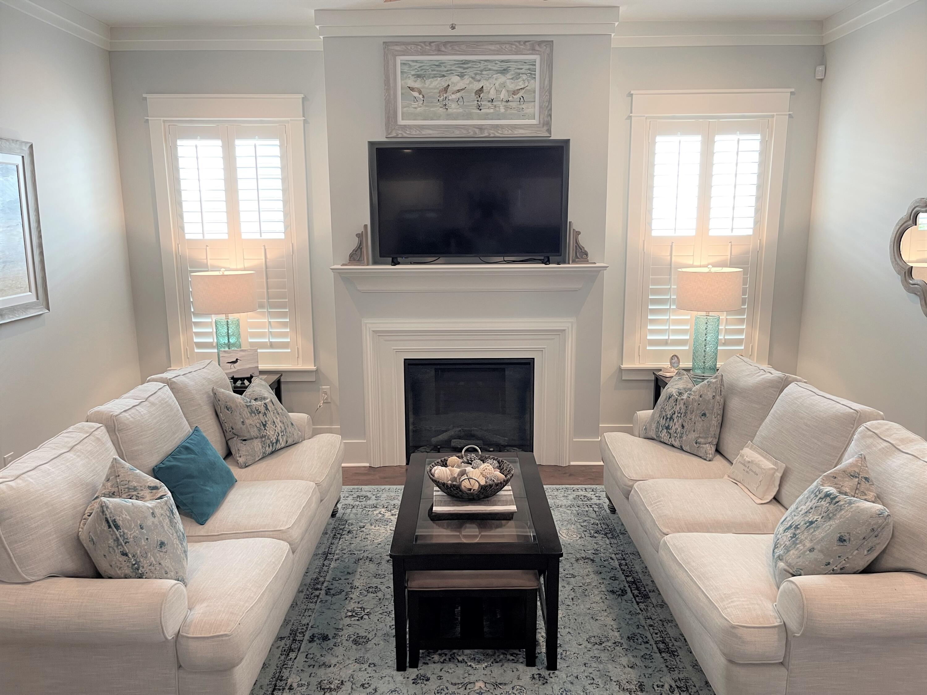 PARADISE COVE - Residential