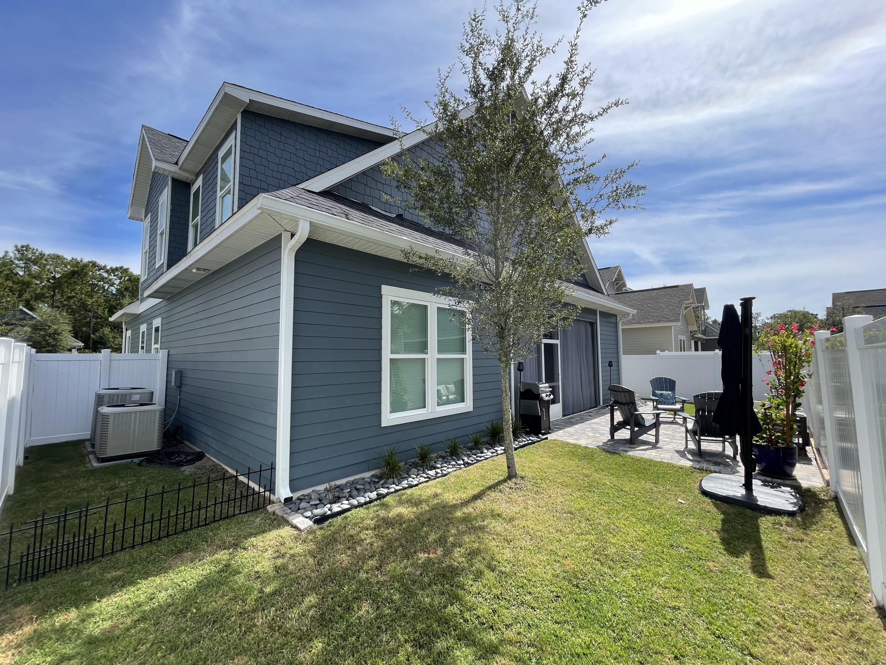 PARADISE COVE - Residential