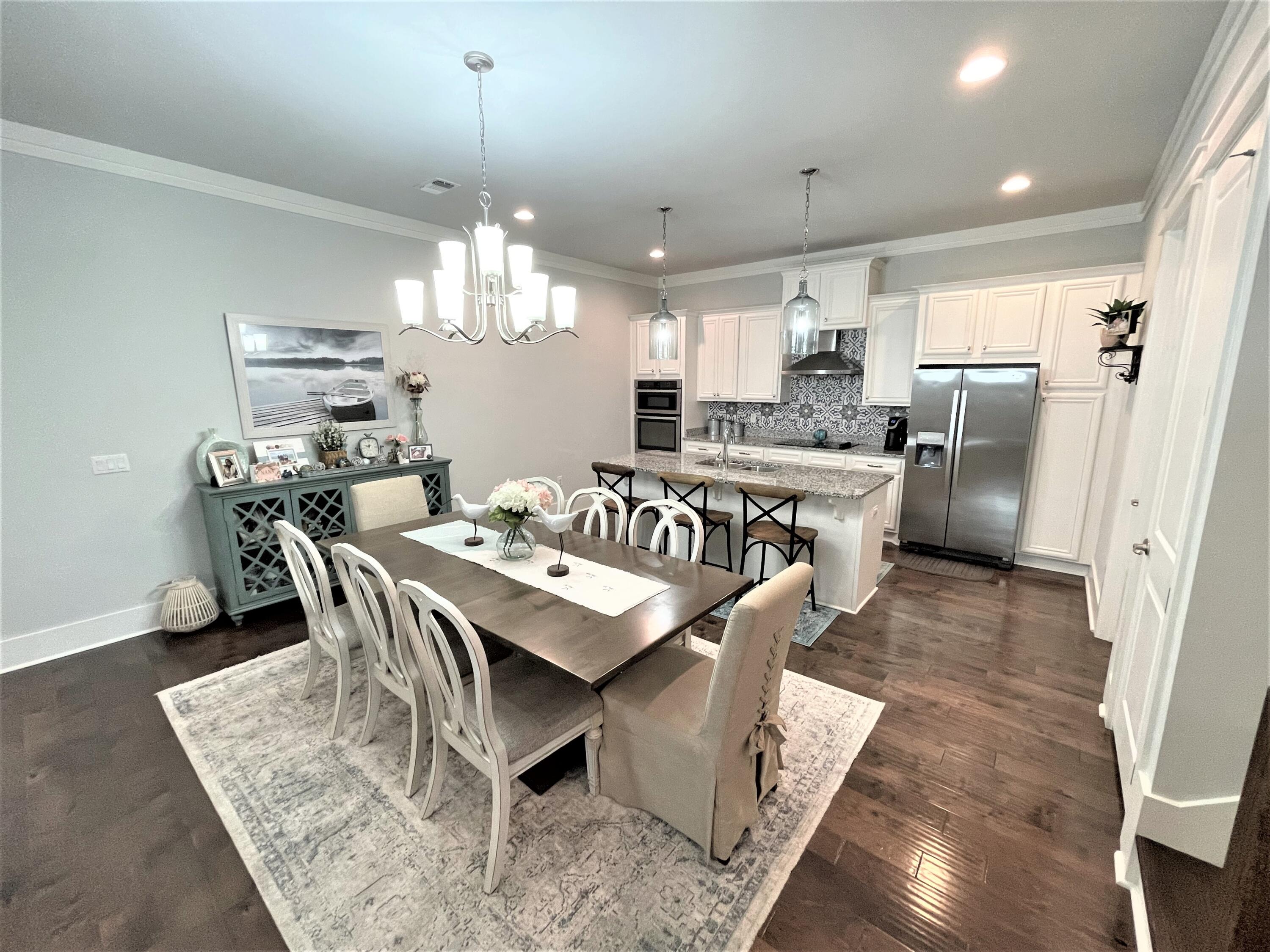 PARADISE COVE - Residential