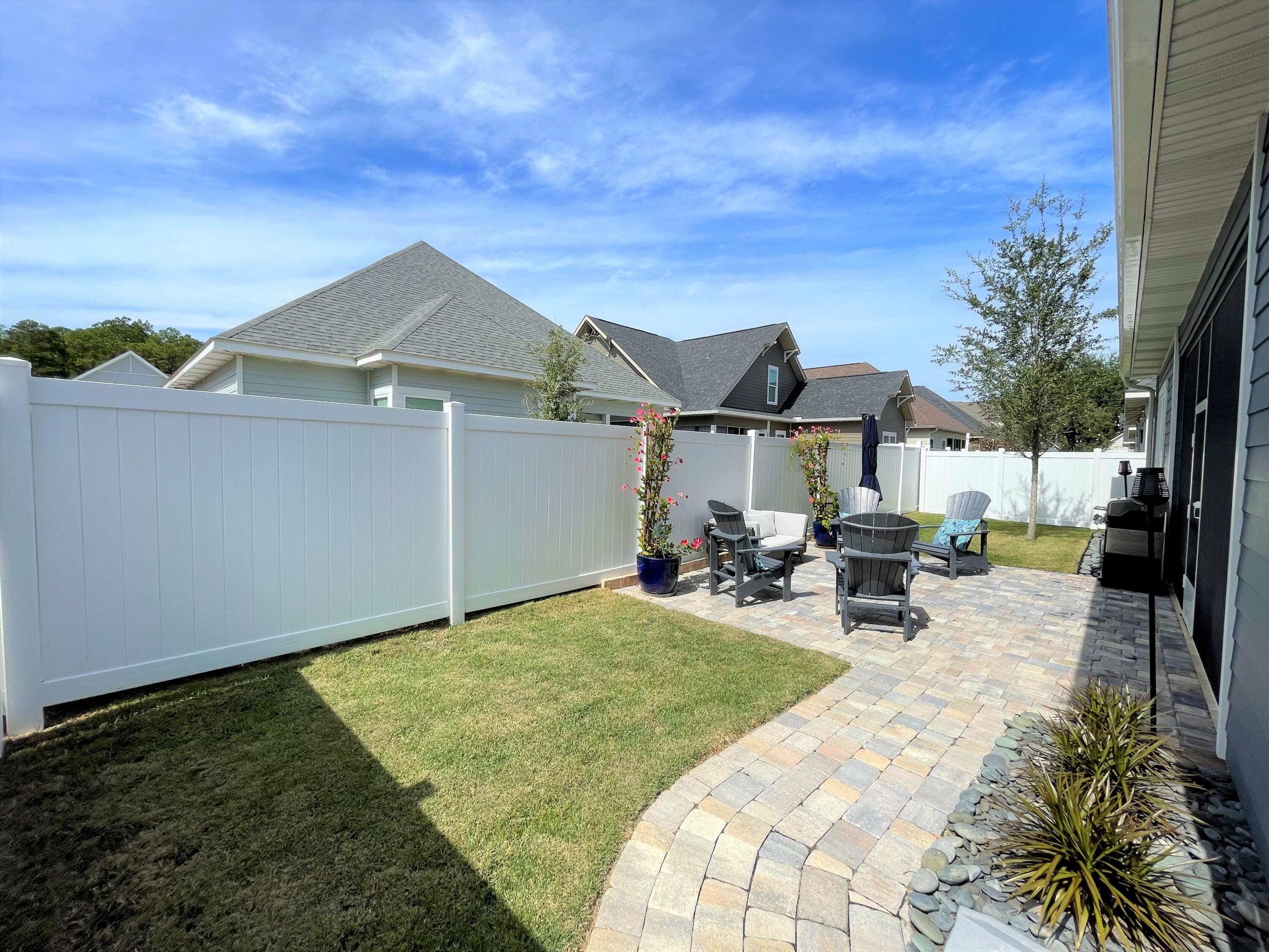 PARADISE COVE - Residential