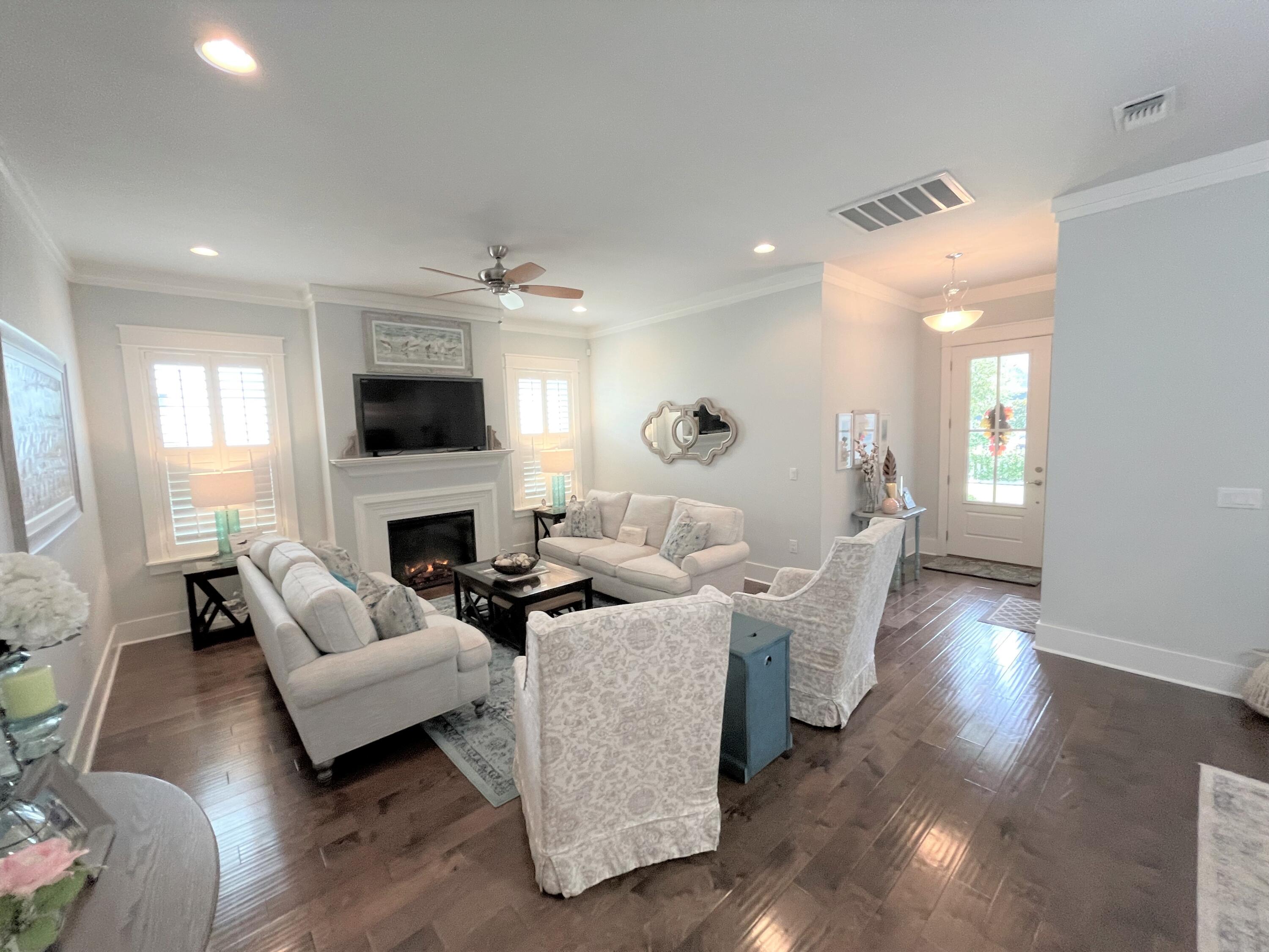 PARADISE COVE - Residential