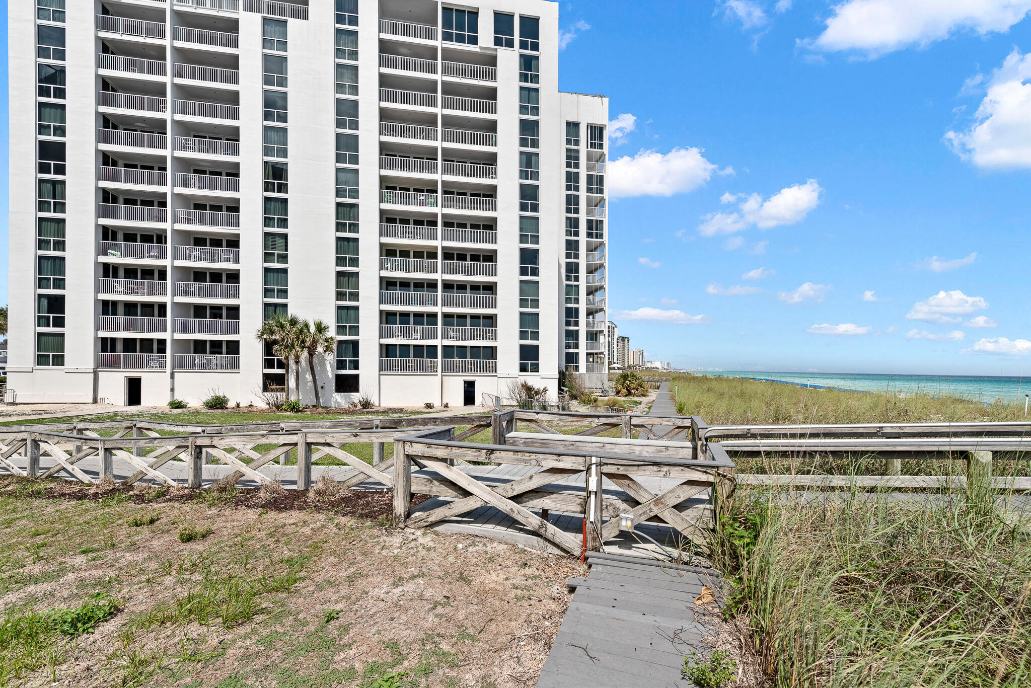 SHORELINE TOWERS 1 - Residential