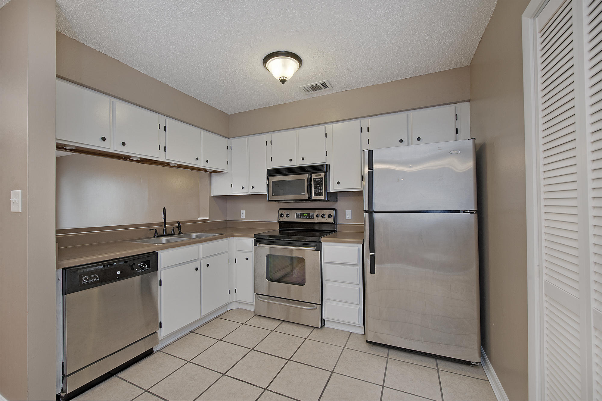 TYNER VILLAS - Residential