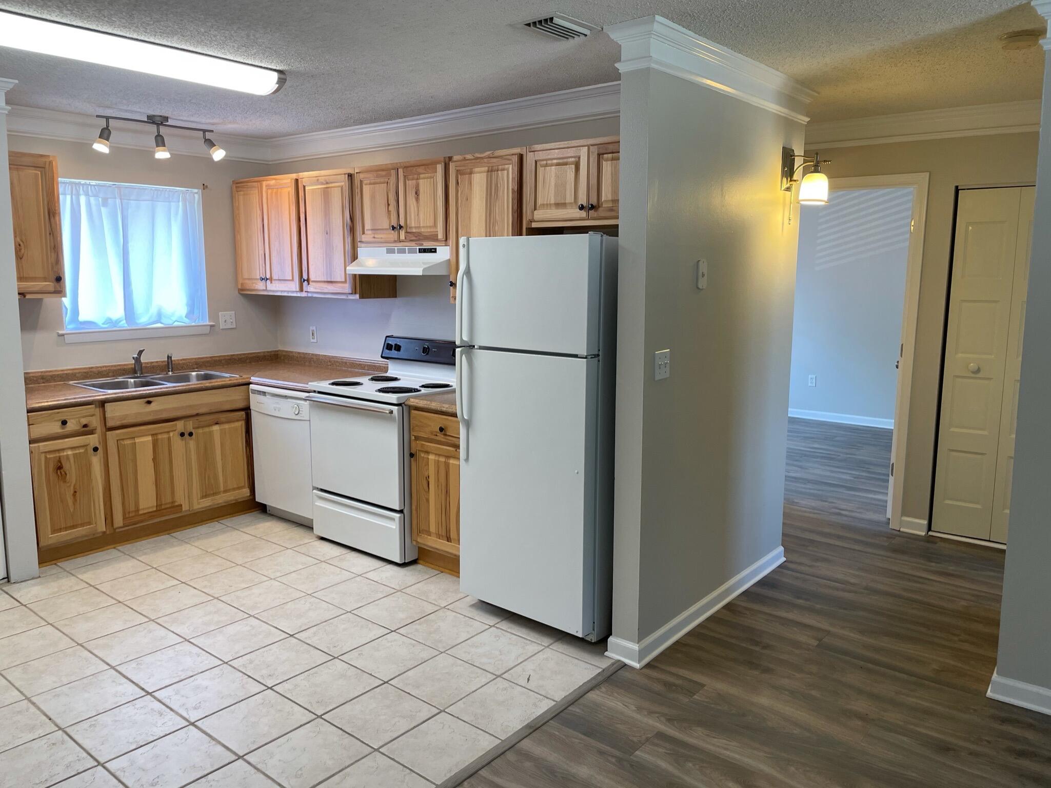 COLLEGE PARK CONDO - Residential Lease