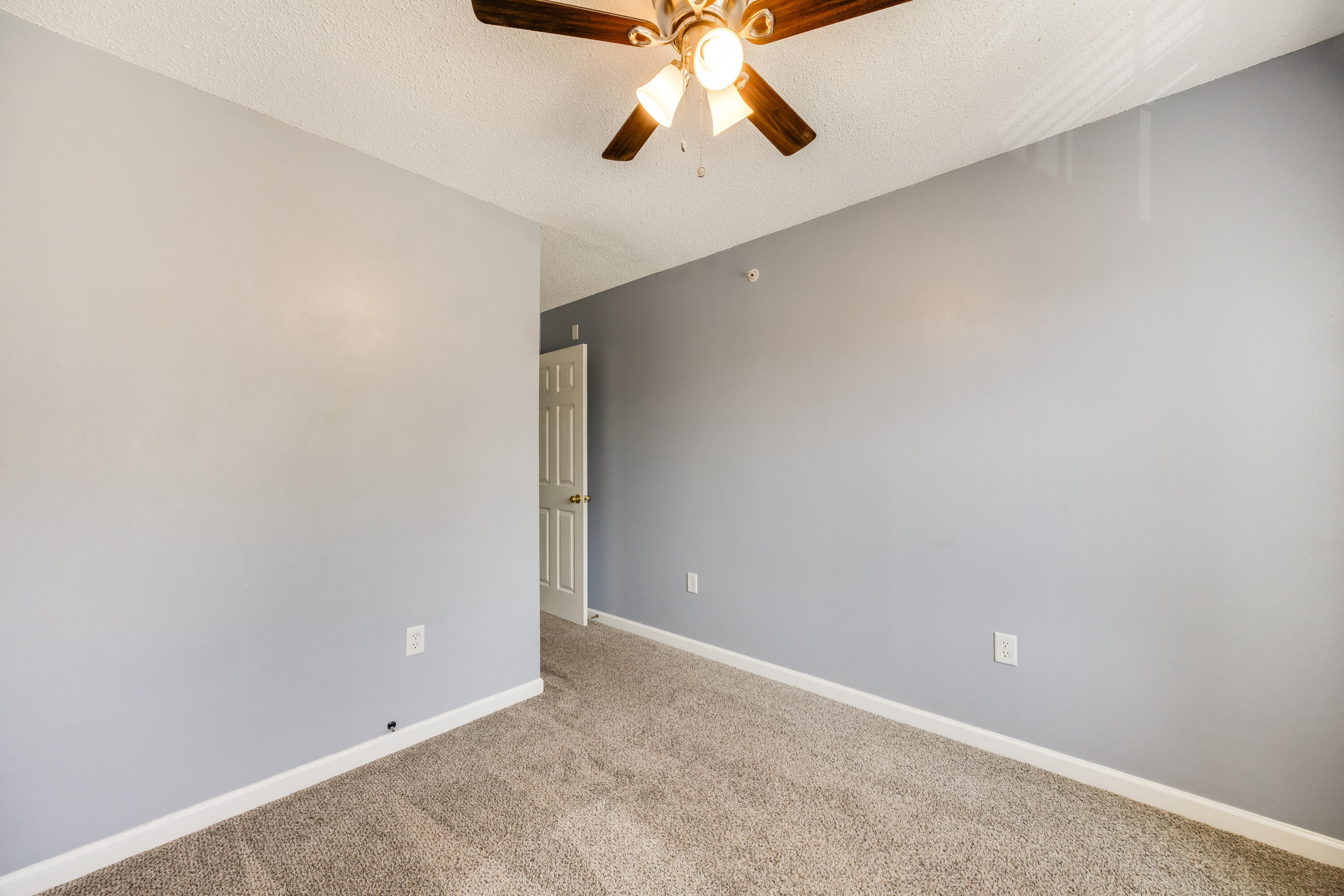 ROLLING PINES - Residential