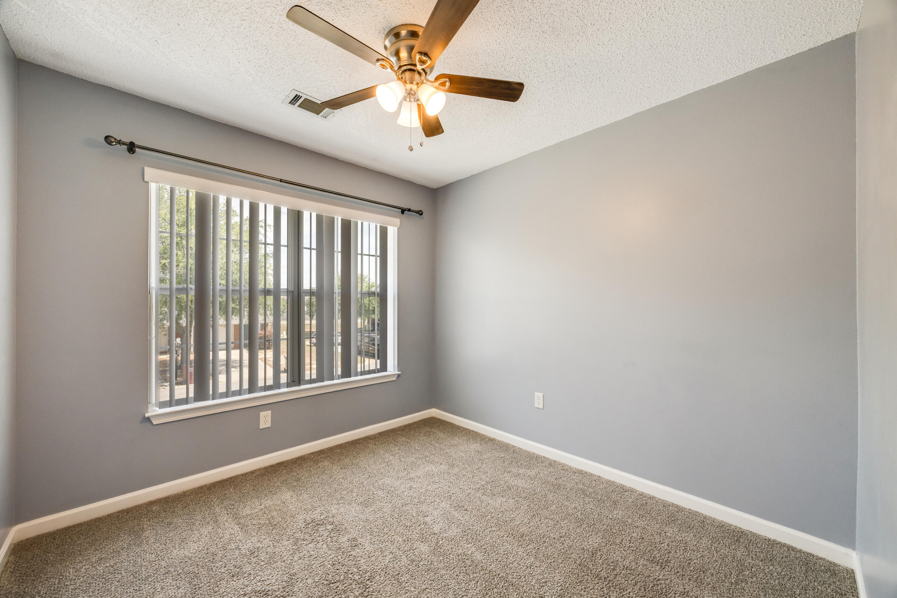 ROLLING PINES - Residential