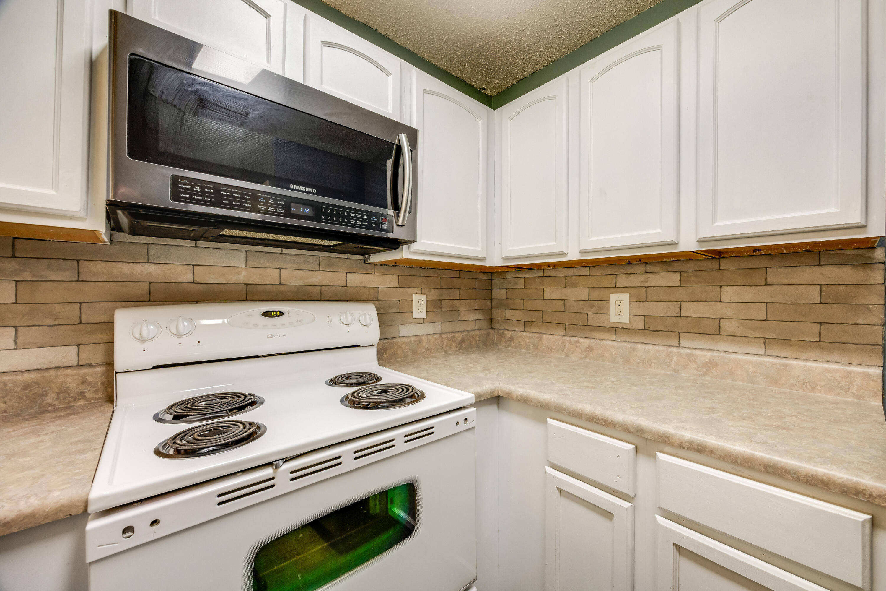 ROLLING PINES - Residential