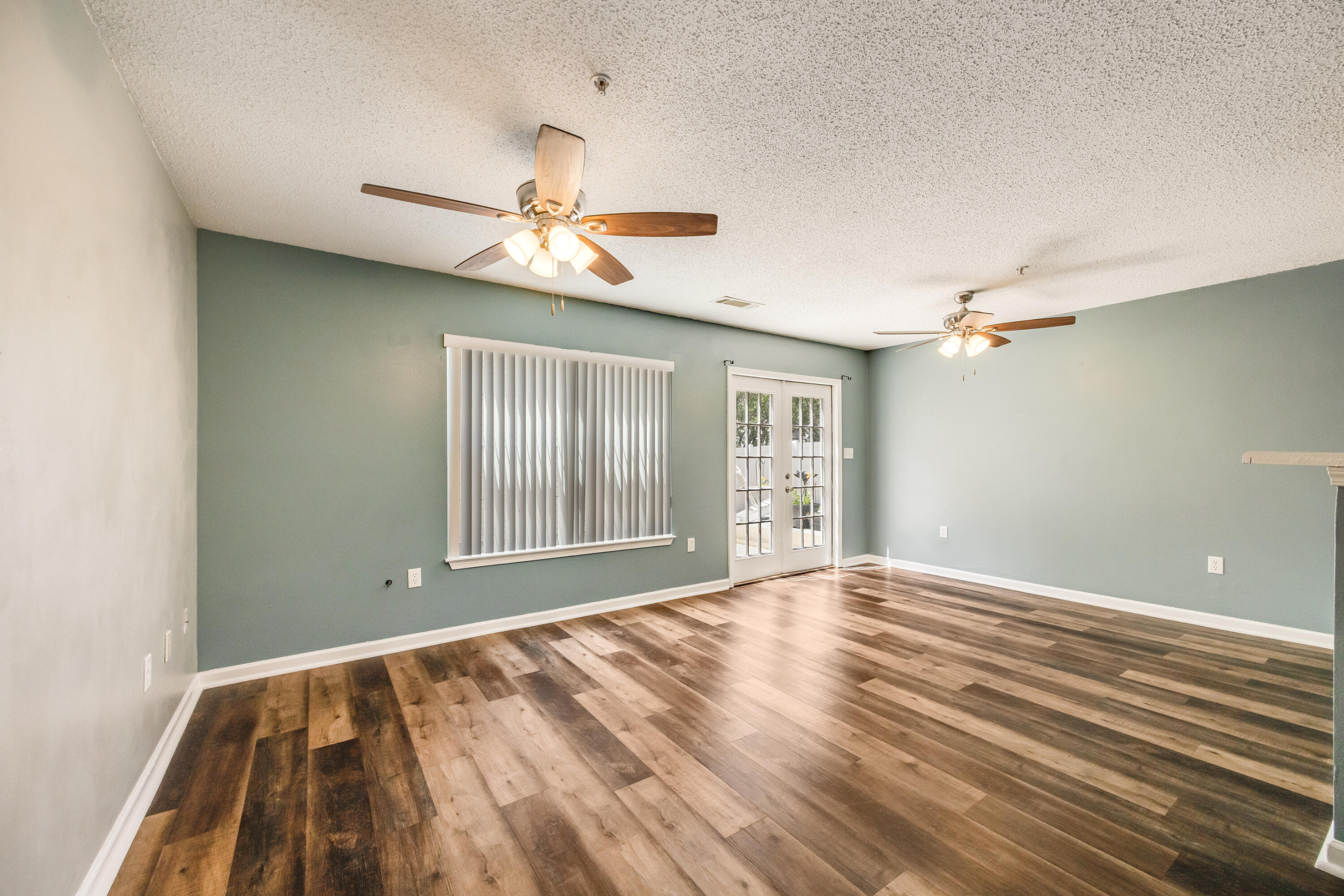 ROLLING PINES - Residential