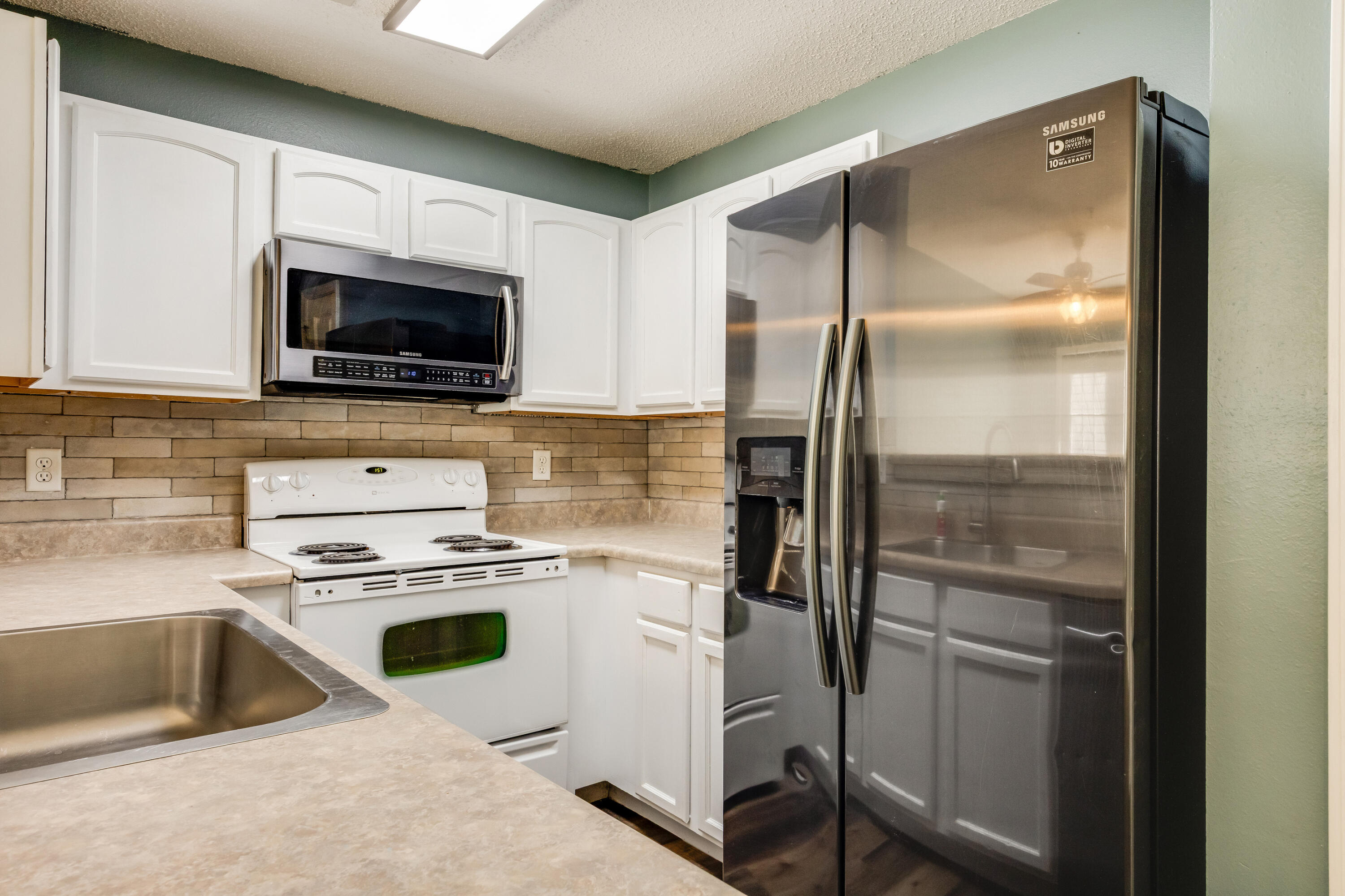 ROLLING PINES - Residential