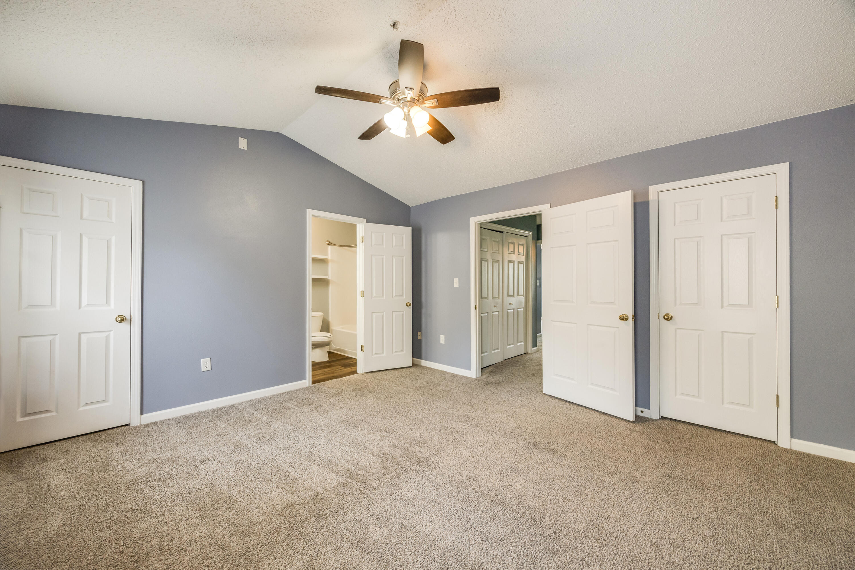 ROLLING PINES - Residential