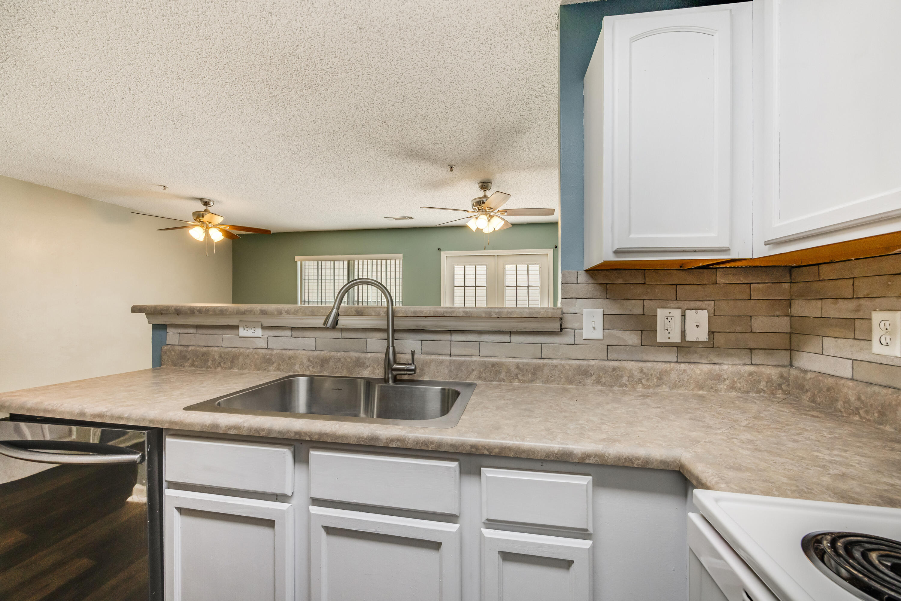 ROLLING PINES - Residential