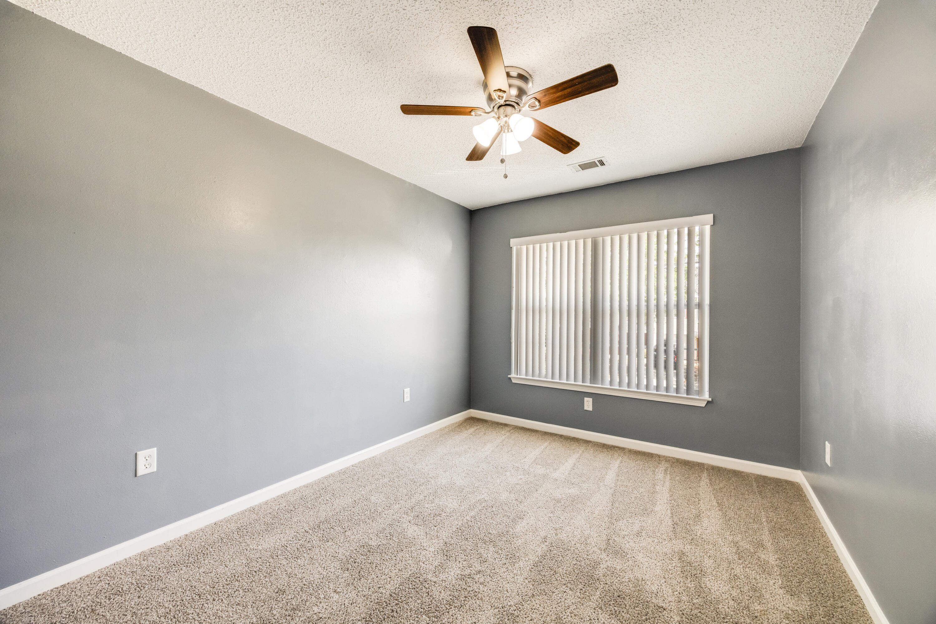 ROLLING PINES - Residential