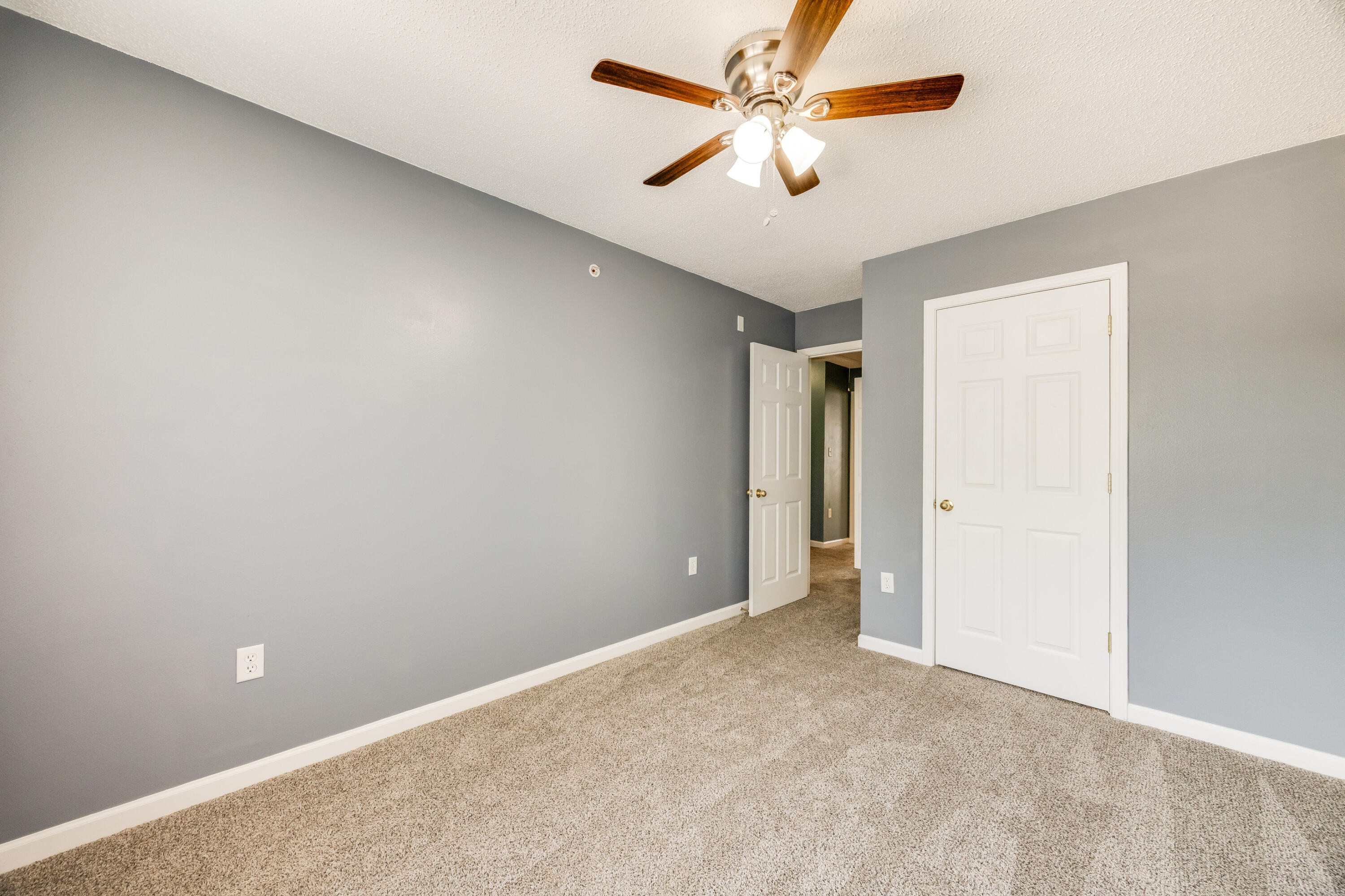 ROLLING PINES - Residential