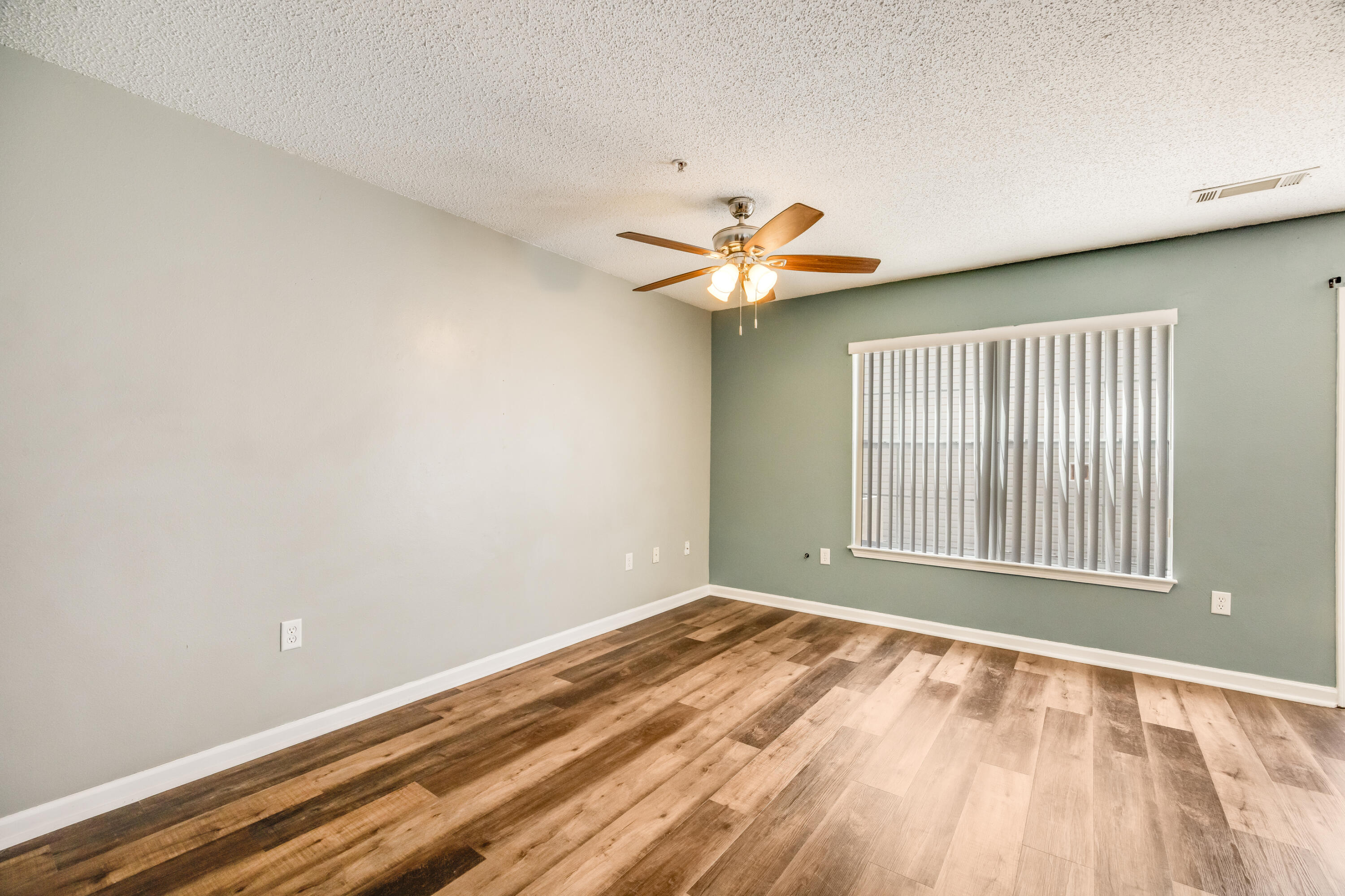 ROLLING PINES - Residential