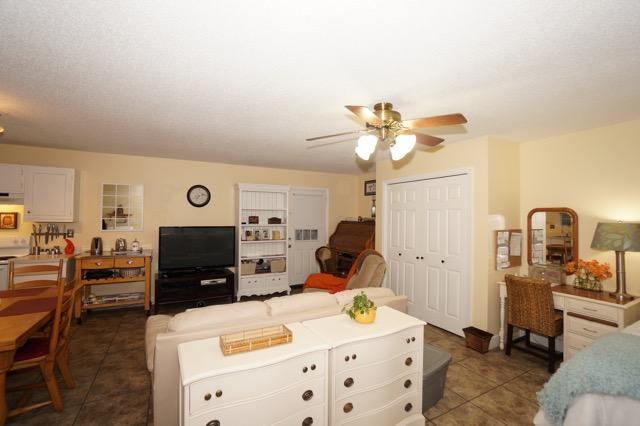 AZALEA GARDENS - Residential