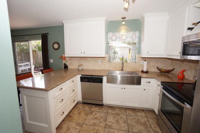 AZALEA GARDENS - Residential