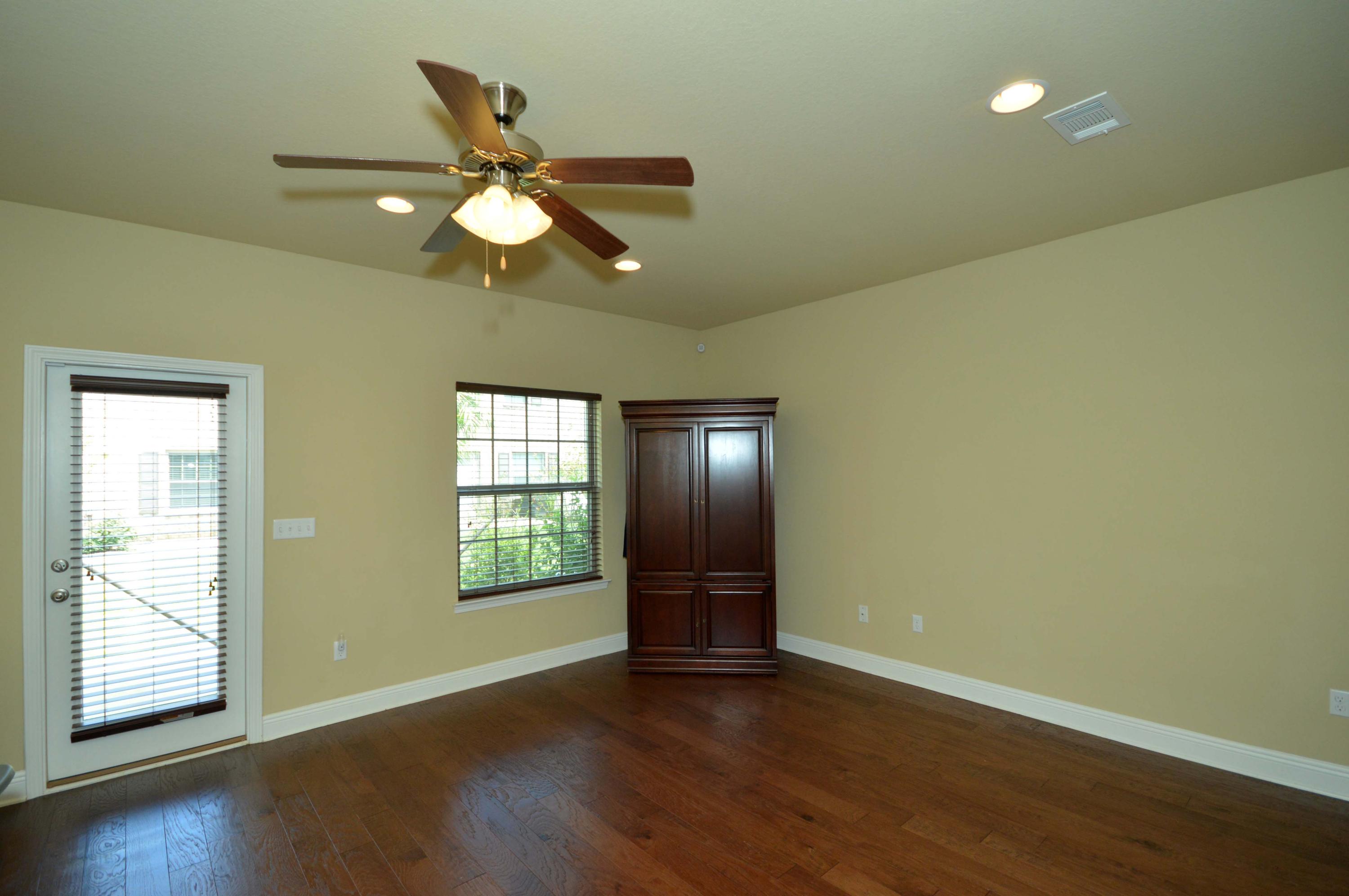 RESERVE POINTE - Residential