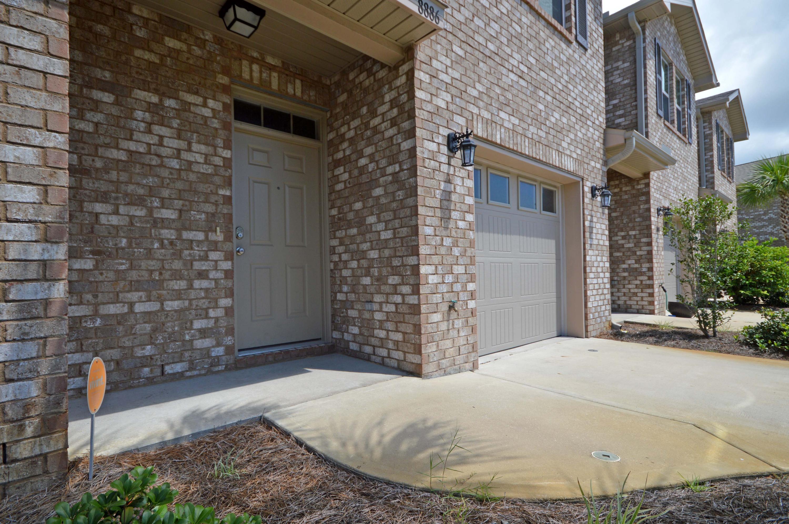 RESERVE POINTE - Residential