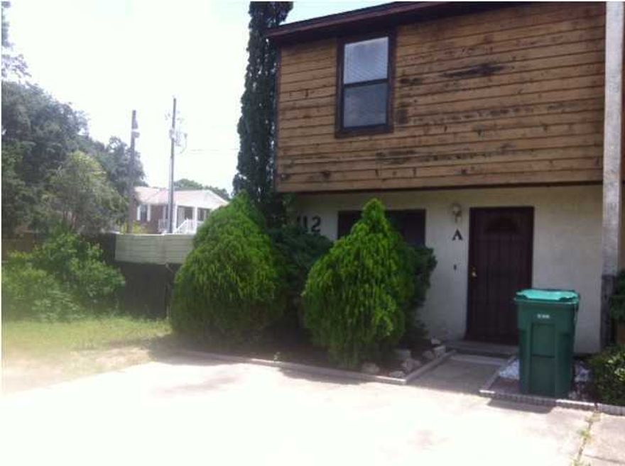 ATTRACTIVE, WELL-KEPTED AND SPACIOUS END UNIT TOWNHOME. KITCHEN MARVIOUSLY COMPLETE W/ALL APPLIANCES LOTS OF CABINETS*BREAKFAST BAR* VINYL FLOOR;OPENING INTO A CHEERY LIVING/DINING-ROOM ARRANGEMENT FOR EASY ENTERTAINING;PLUS BONUS ROOM FOR OFFICE*TWO SPACIOUS BEDROOMS UPSTAIRS WITH LARGE CLOSET*PLUS ADD'L ROOM FOR SEWING OR STORAGE*RELAX ON YOUR SCREENED PORCH OR BBQ ON YOUR OPEN PATIO.INSIDE/OUTSIDE. AVAILABLE MARCH 10.