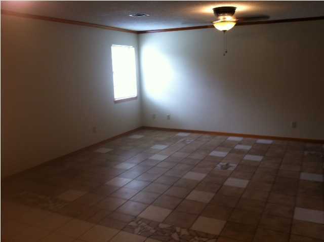 PLANTATION MANOR - Residential Lease