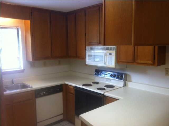 PLANTATION MANOR - Residential Lease